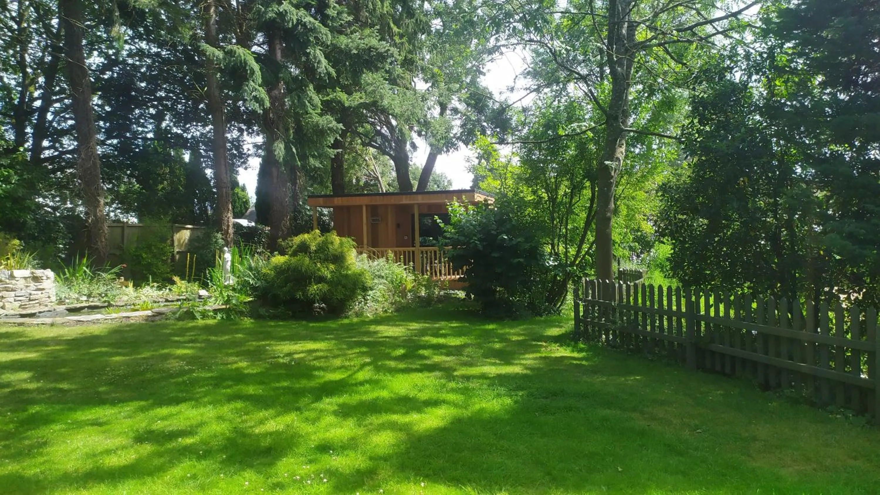 Property building in Thatched Eaves