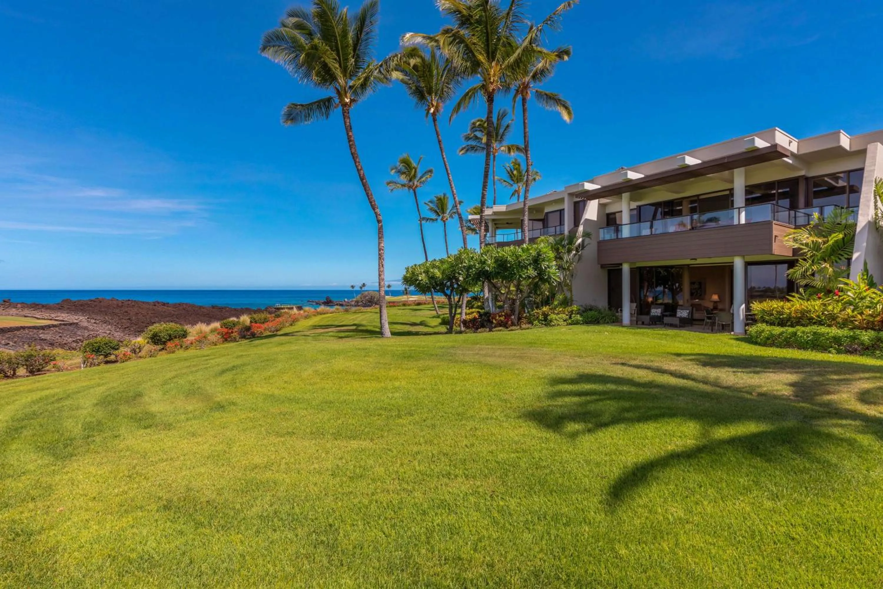 Property building in Mauna Lani Point