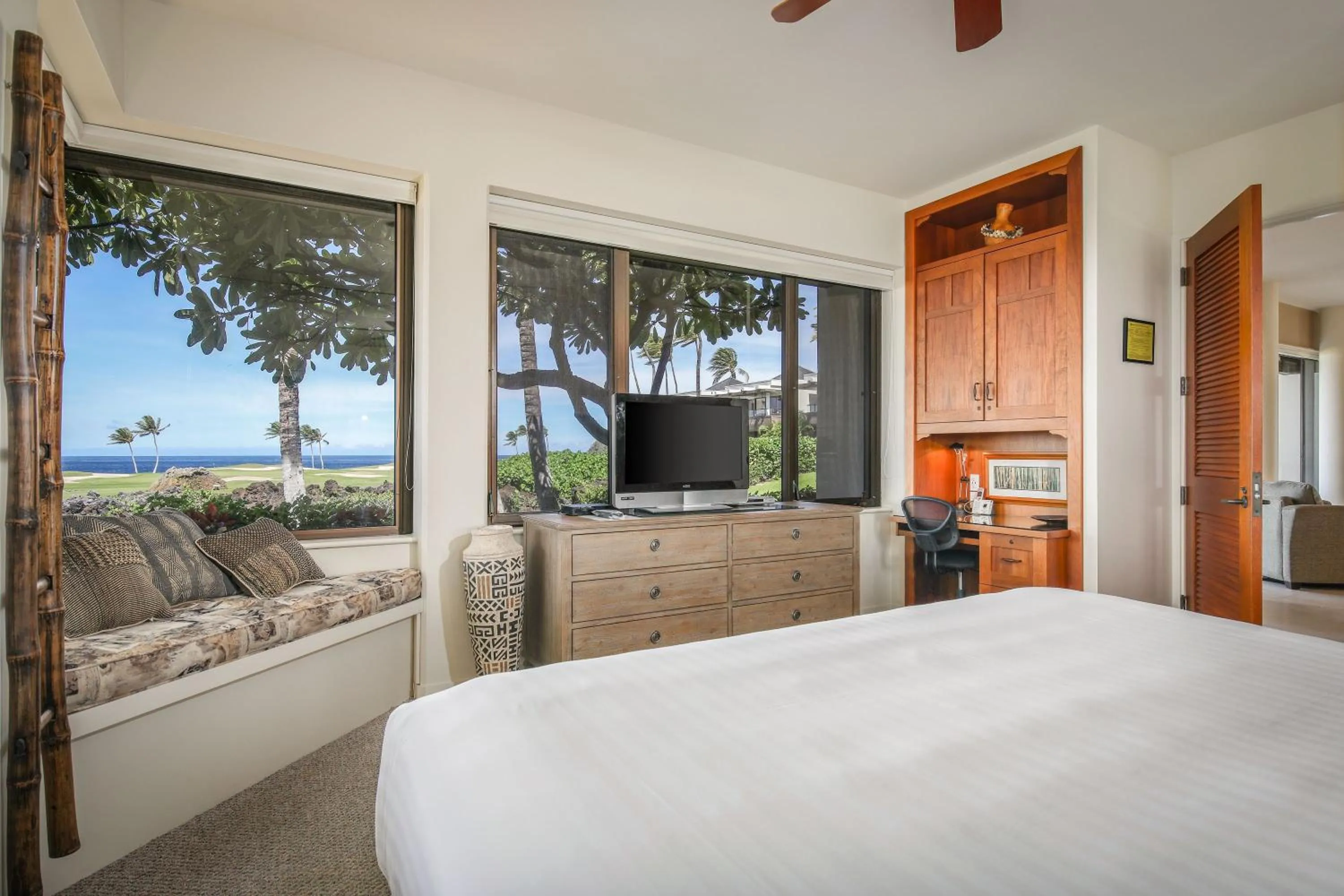 Bedroom in Mauna Lani Point