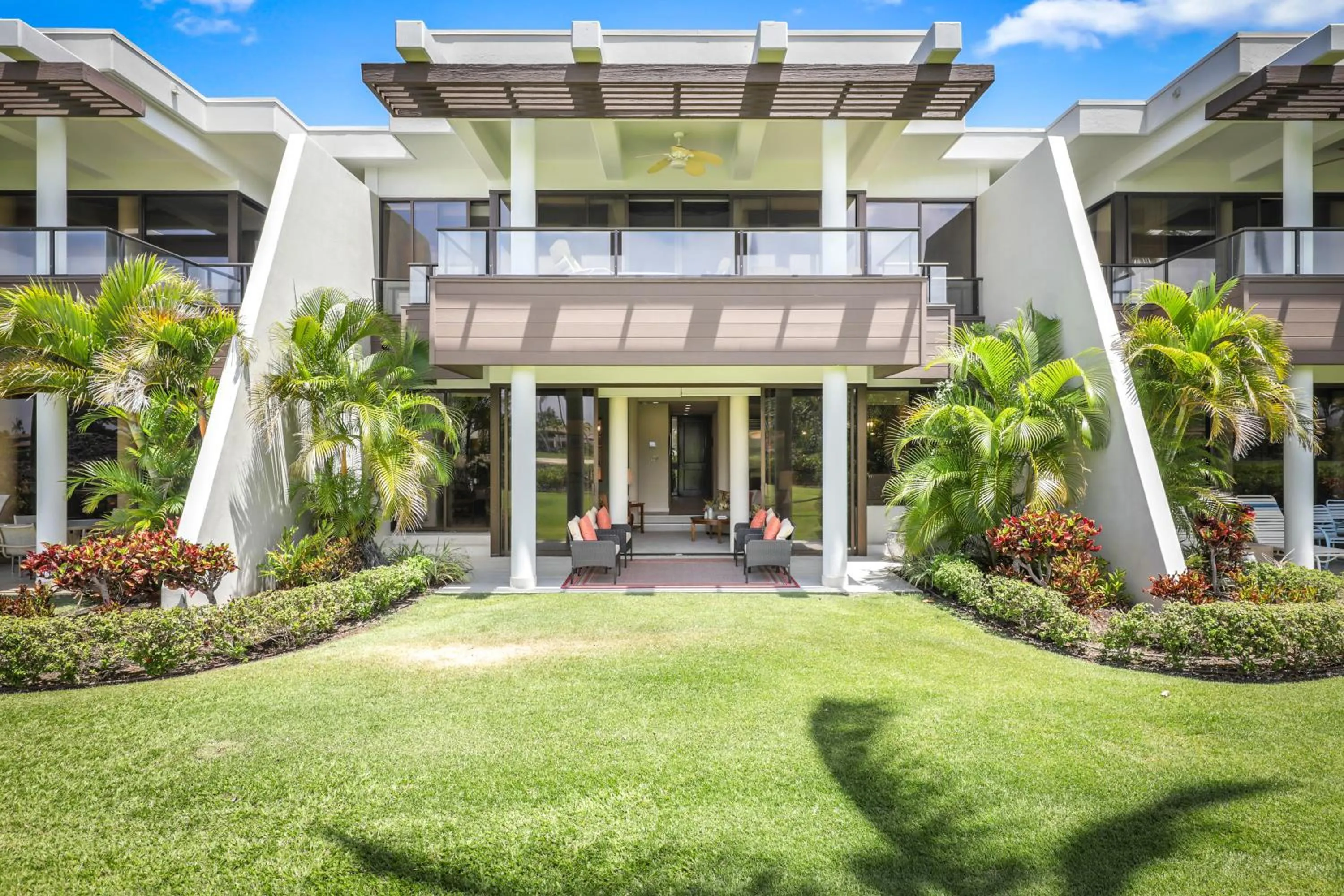 Property building in Mauna Lani Point