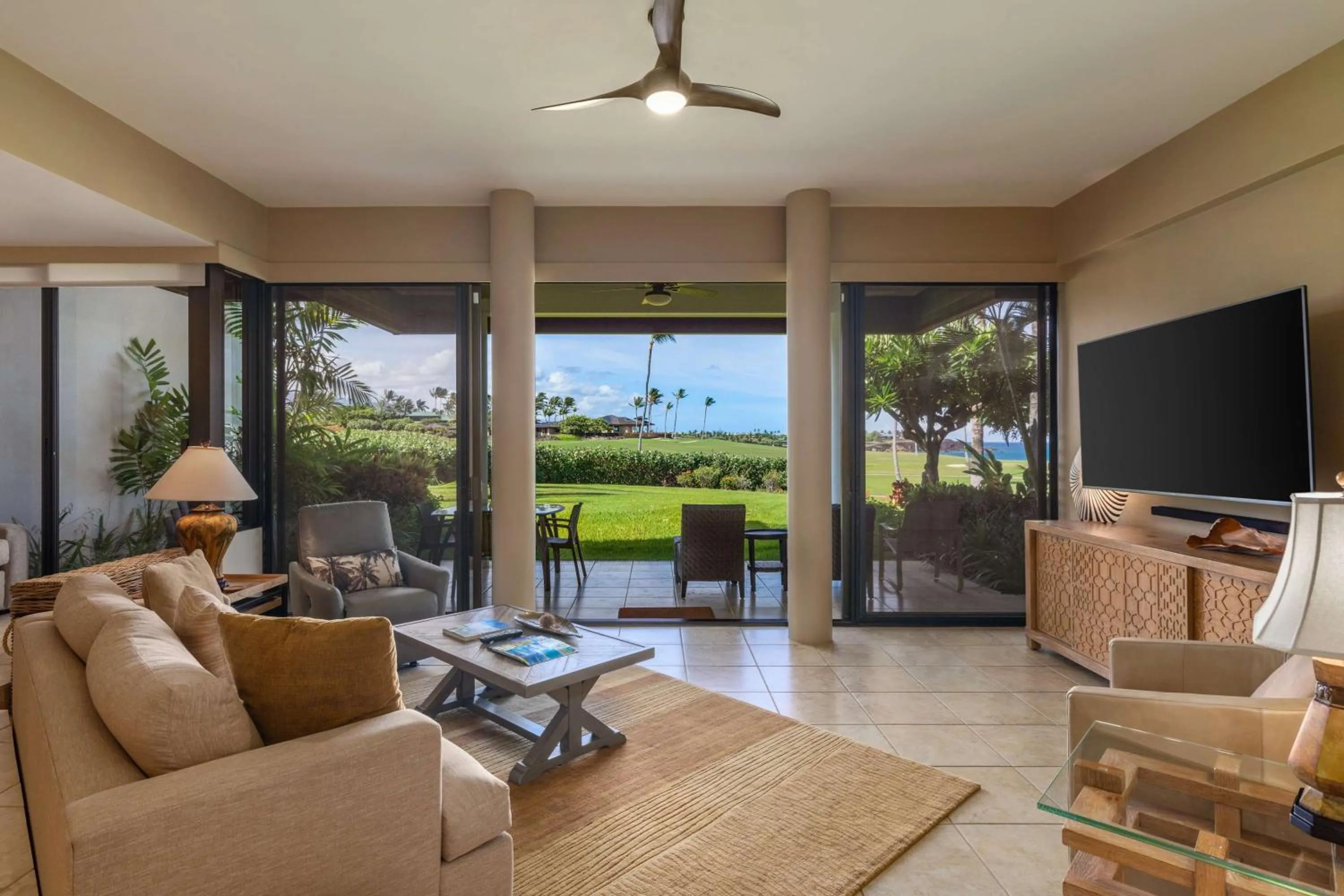 Photo of the whole room in Mauna Lani Point