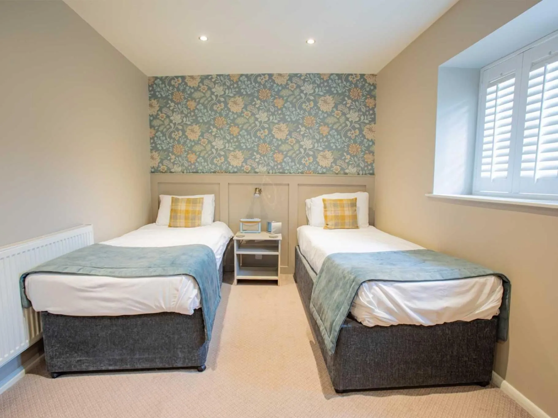 Photo of the whole room, Bed in The Midland Hotel