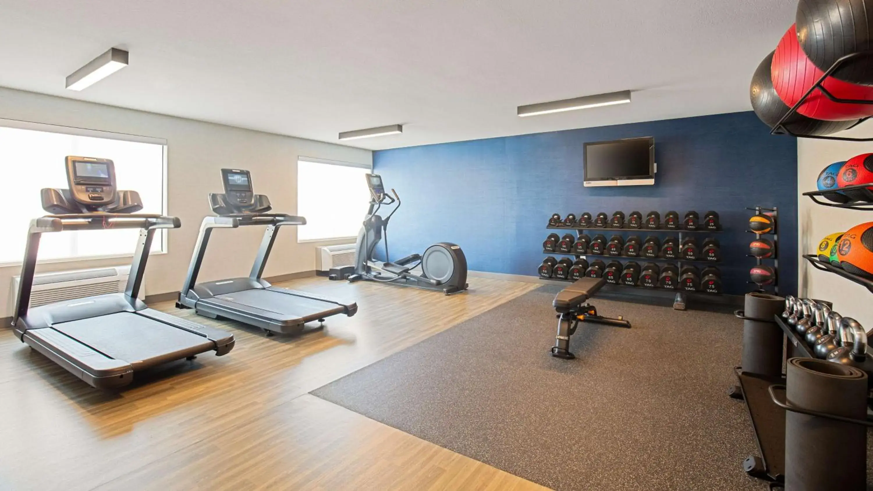 Fitness centre/facilities in Hampton Inn Phoenix Airport North Fitness centre/facilities in Hampton Inn Phoenix Airport North
