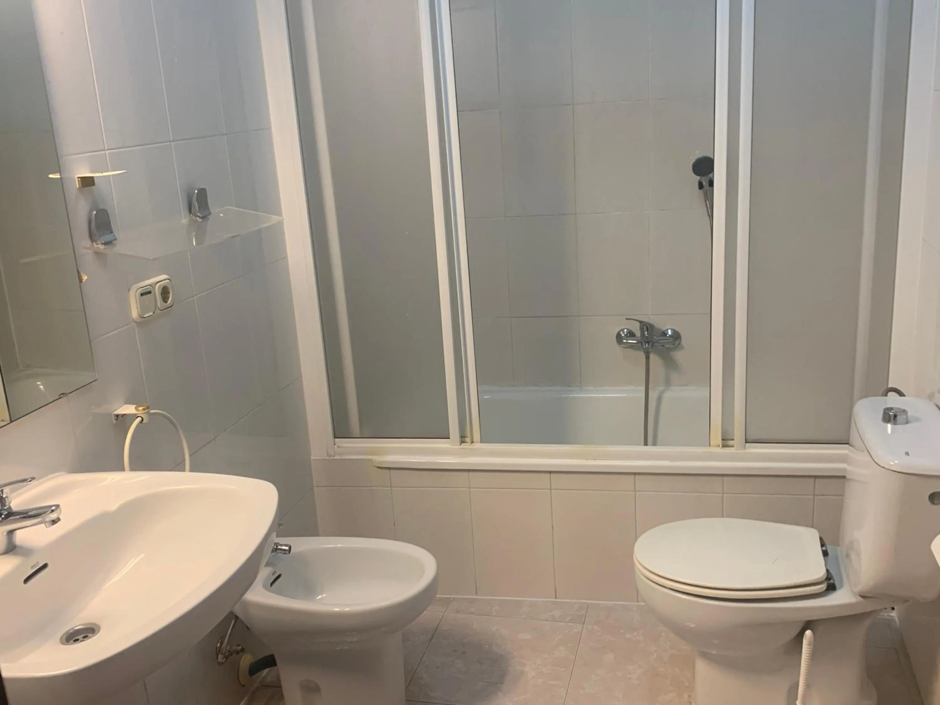 Shower in SunDos Feria Valencia