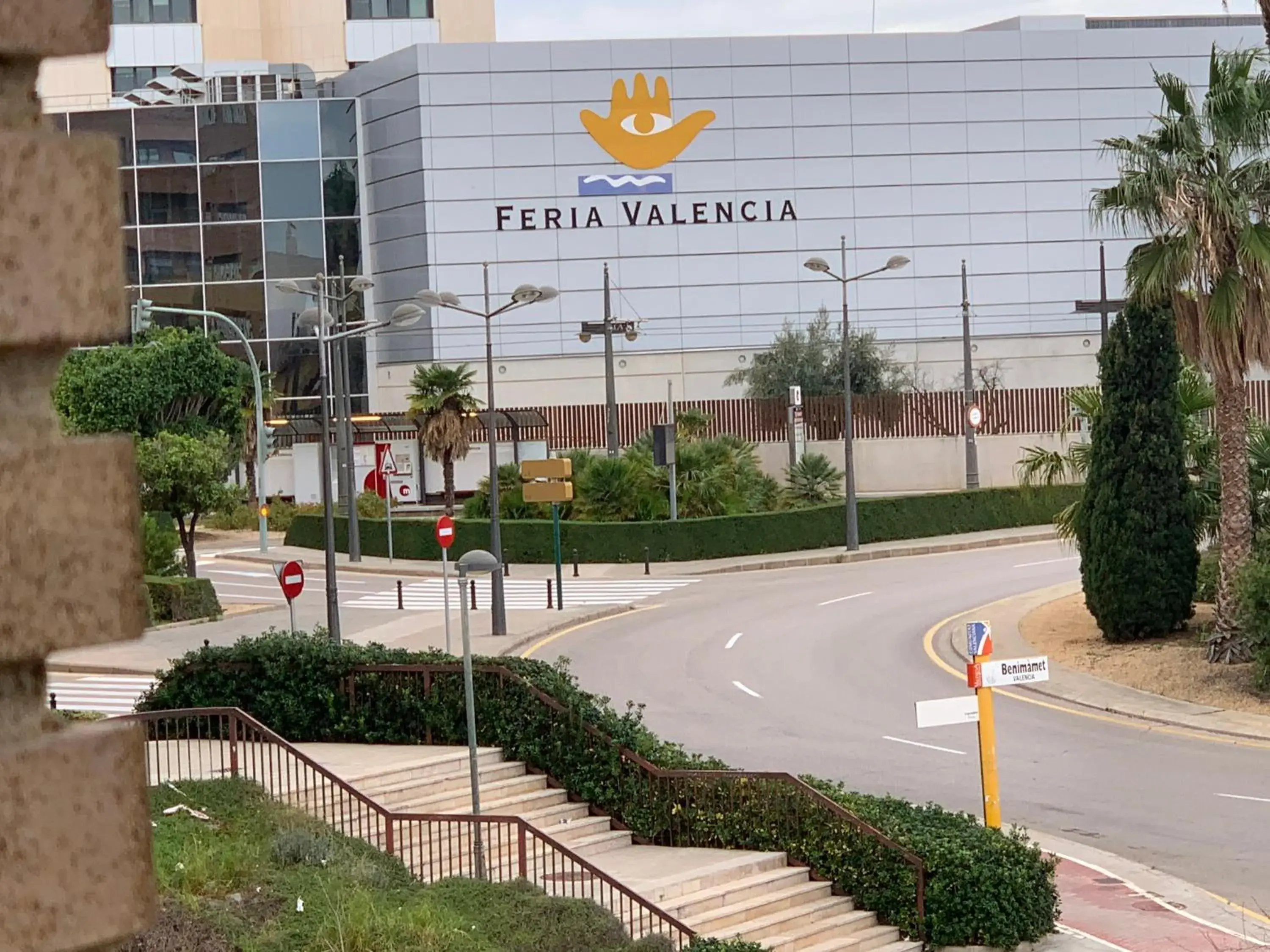 Property building in SunDos Feria Valencia Property building in SunDos Feria Valencia