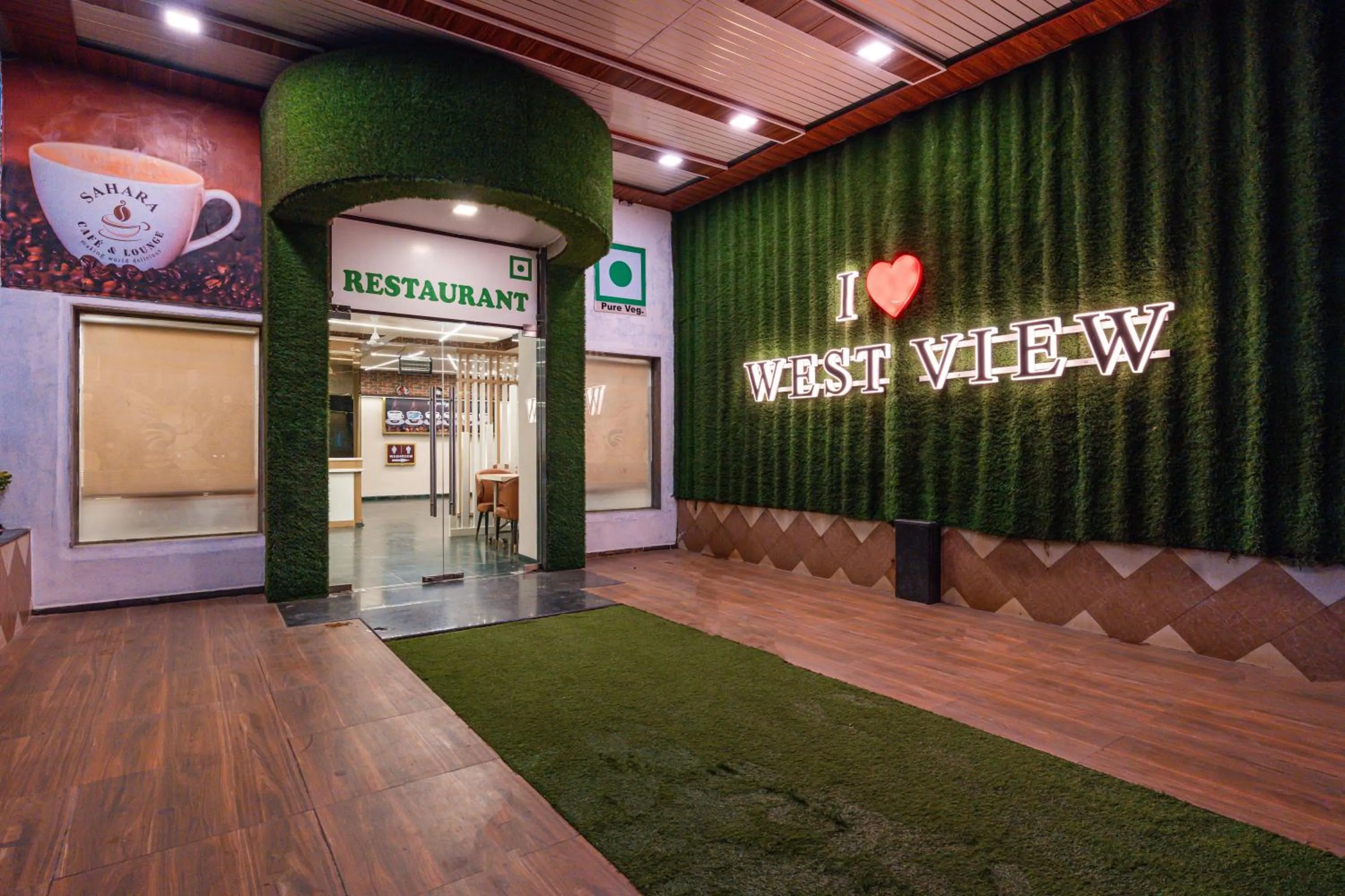 Restaurant/places to eat in Treebo Westview