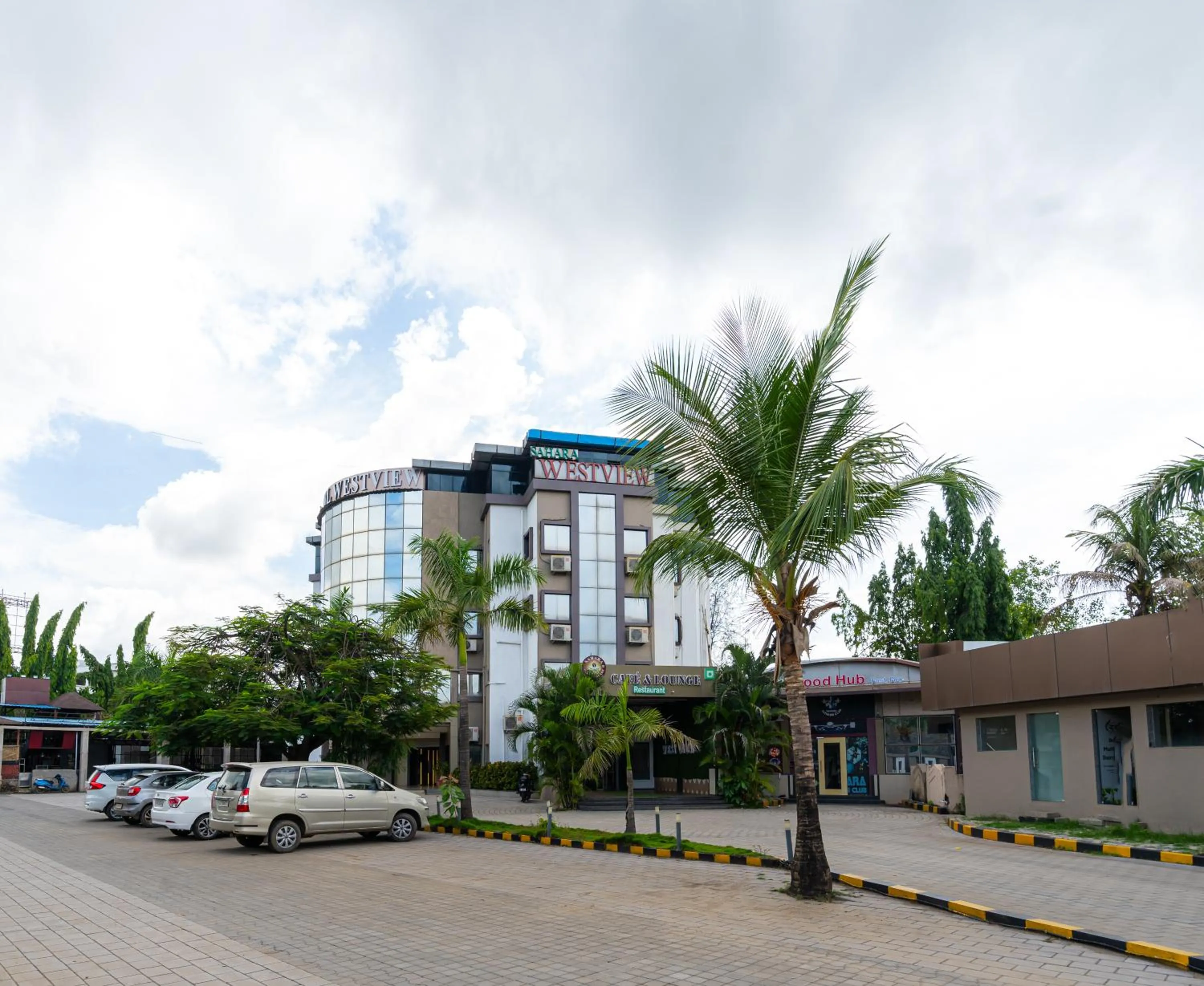 Parking in Treebo Westview