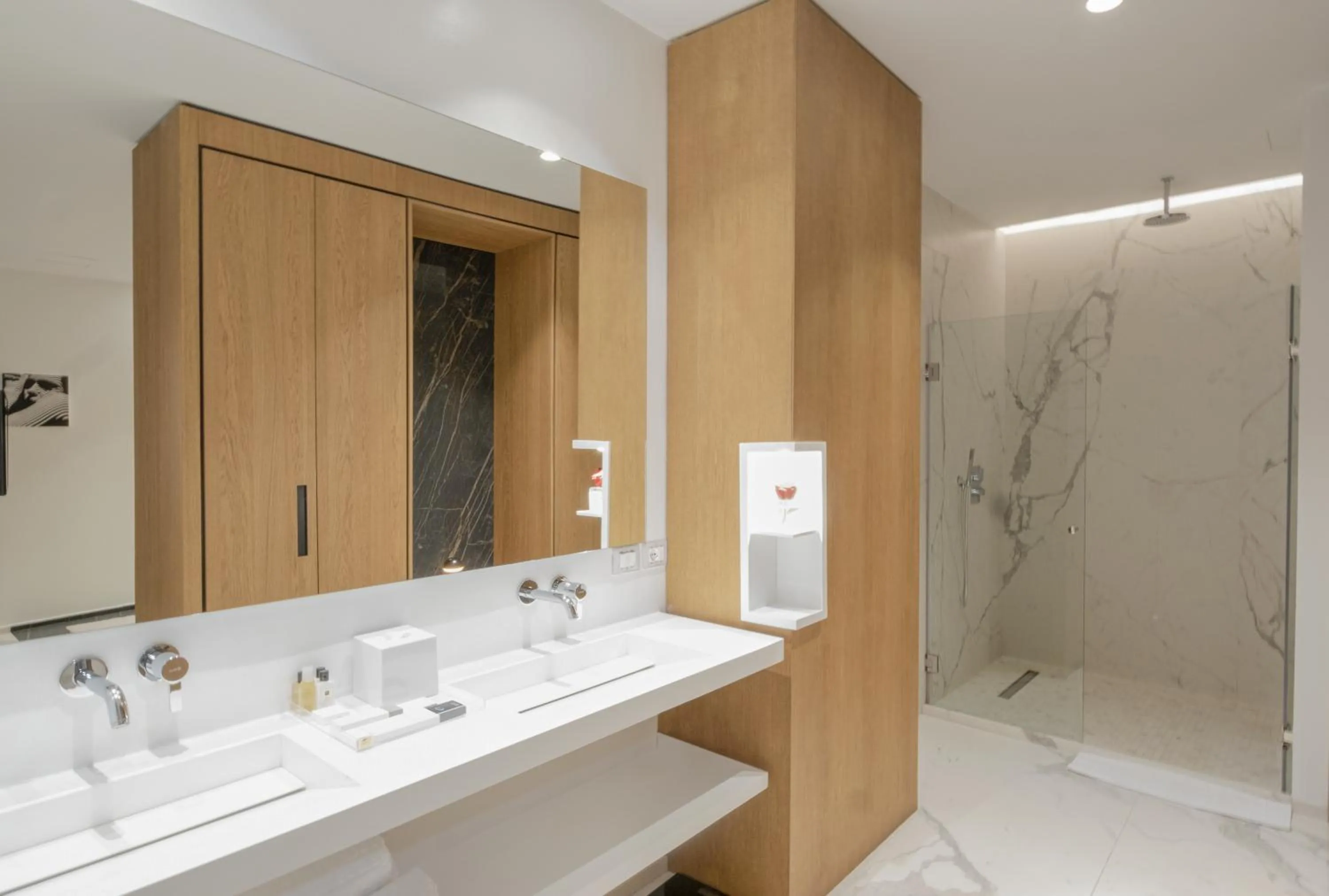 Shower in Maritim Marina Bay Resort SPA & Casino