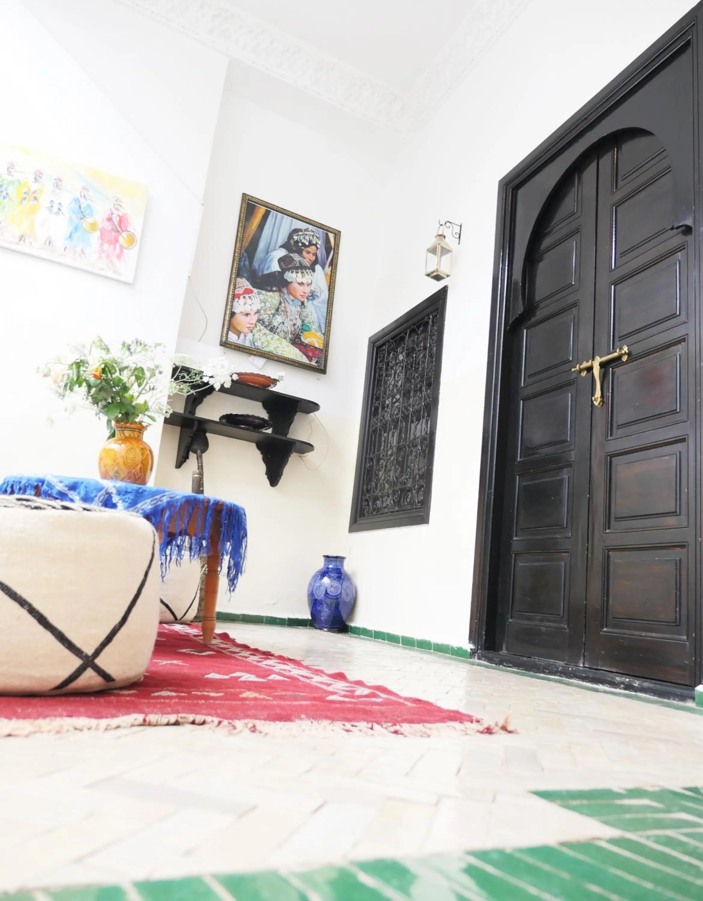 Decorative detail in SARDINAS & CHILI