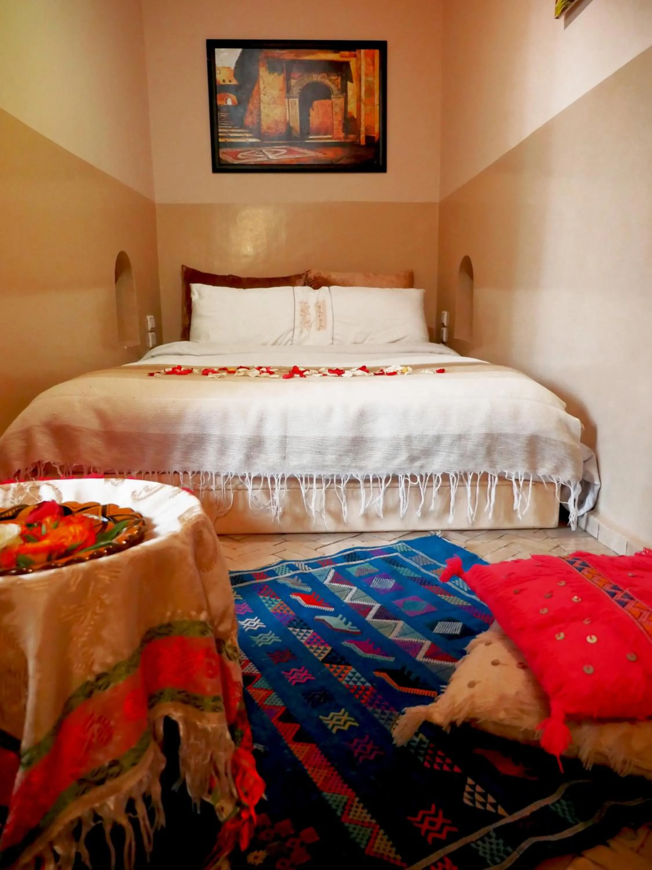 Bed in SARDINAS & CHILI