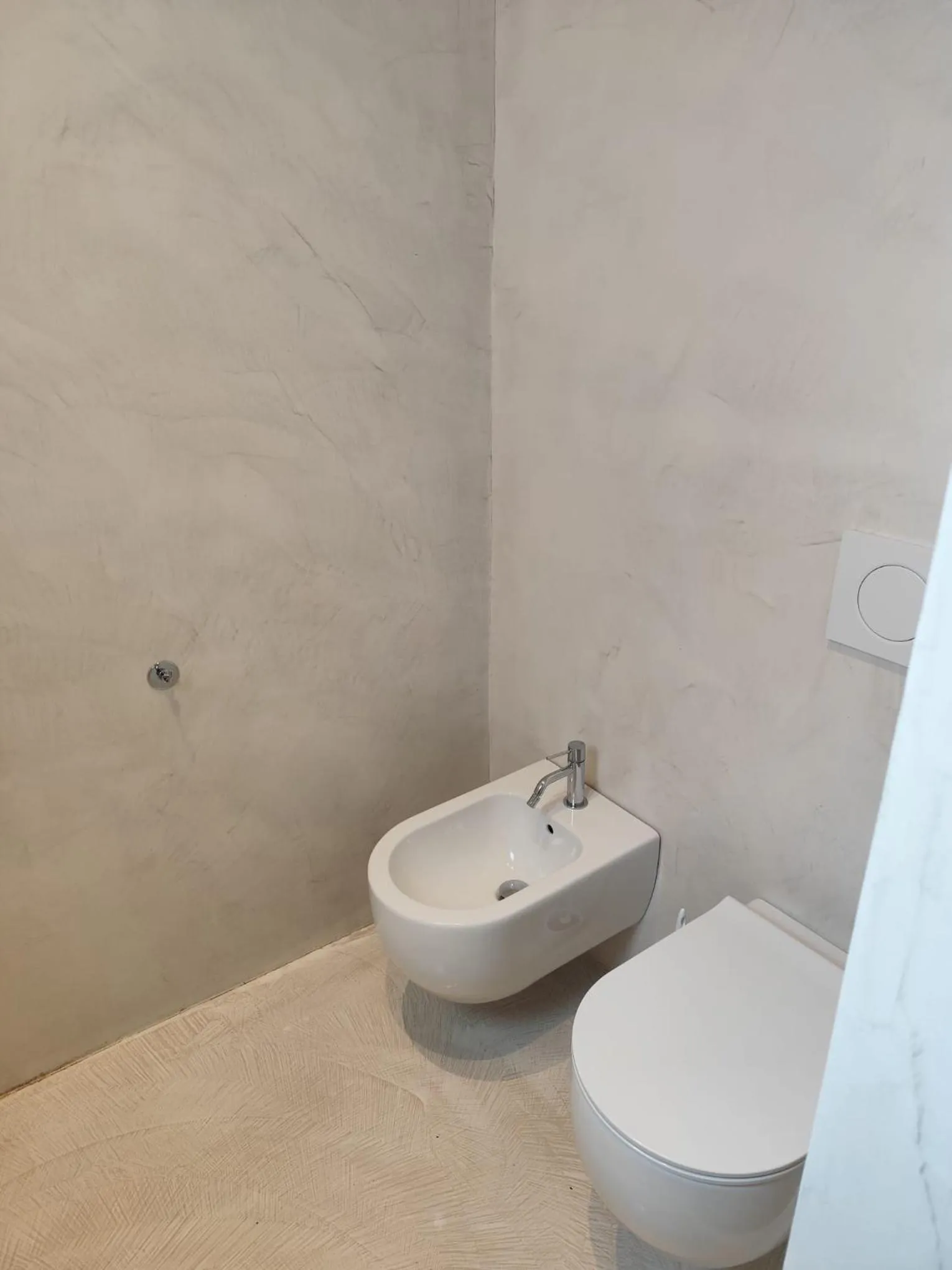 Toilet in Gabbiano Suites