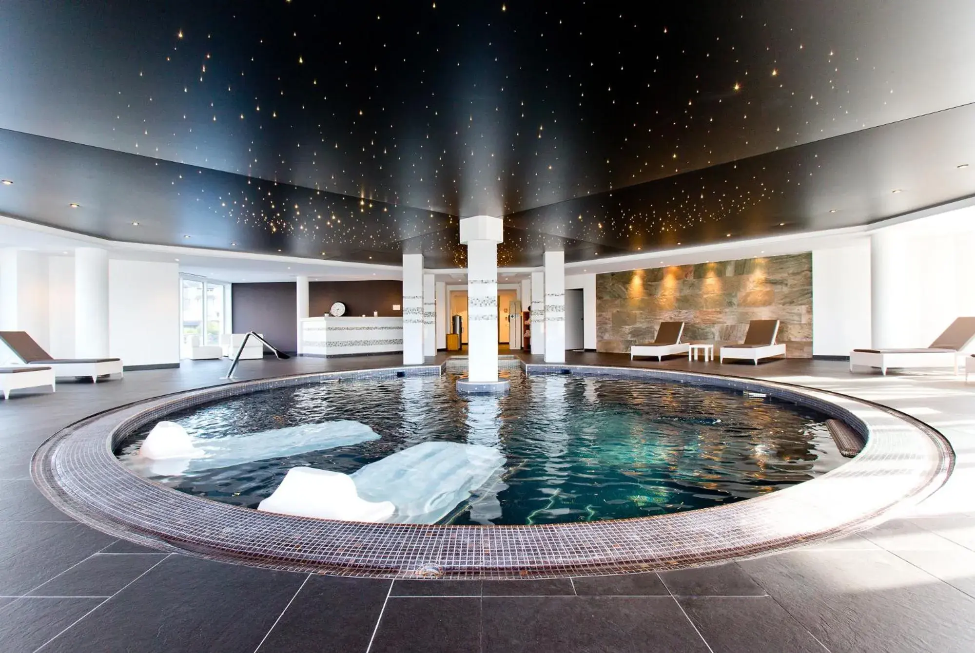 Spa and wellness centre/facilities in Miramar La Cigale Hotel Thalasso & Spa Spa and wellness centre/facilities in Miramar La Cigale Hotel Thalasso & Spa