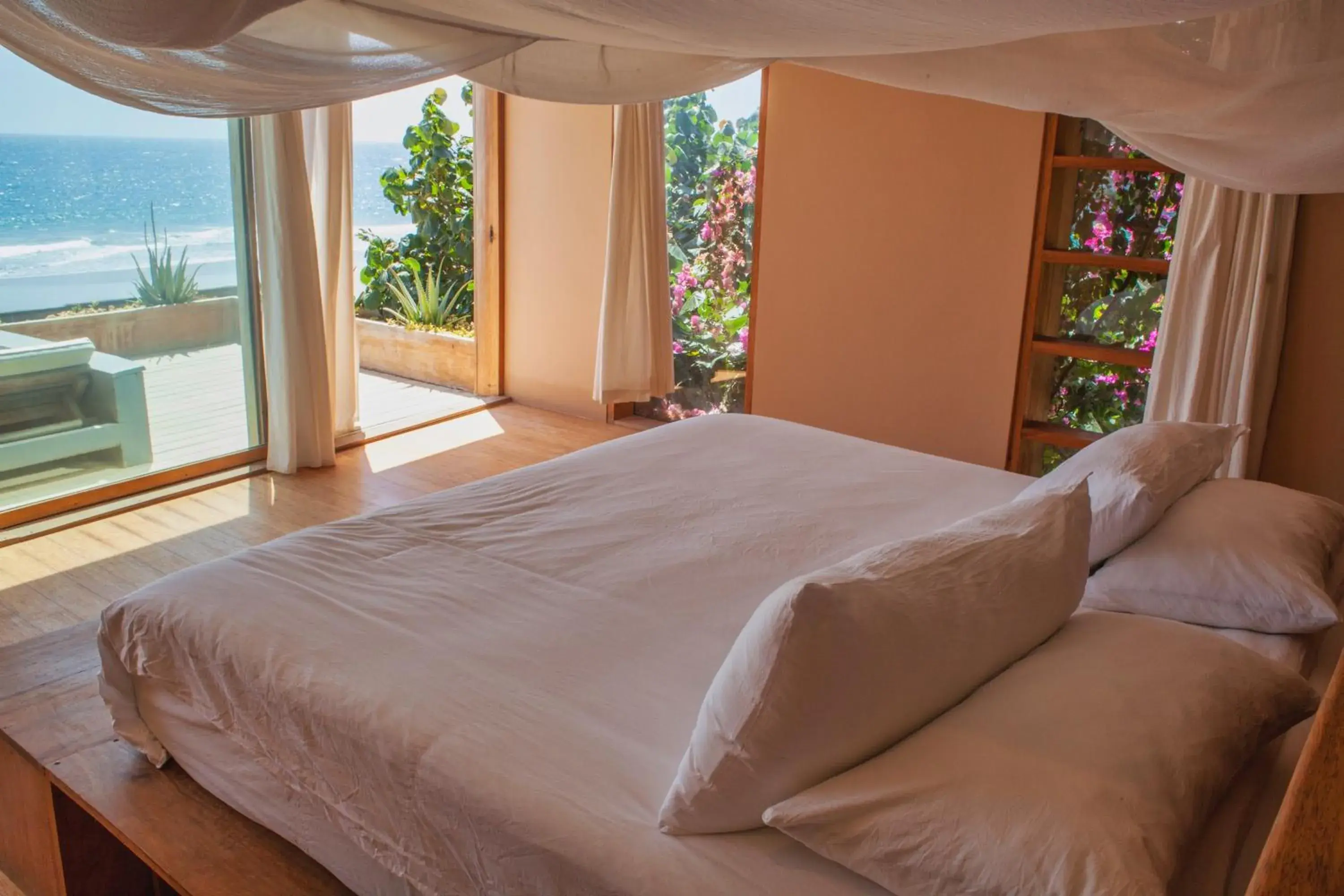 Family Room with Balcony in Alma Loft Family Room with Balcony in Alma Loft