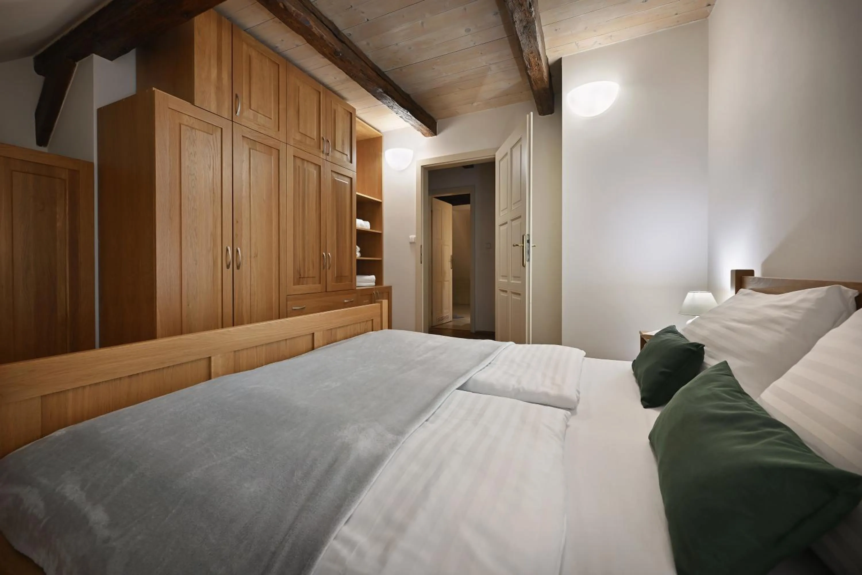 Bedroom, Bed in White Swan Boutique Apartments