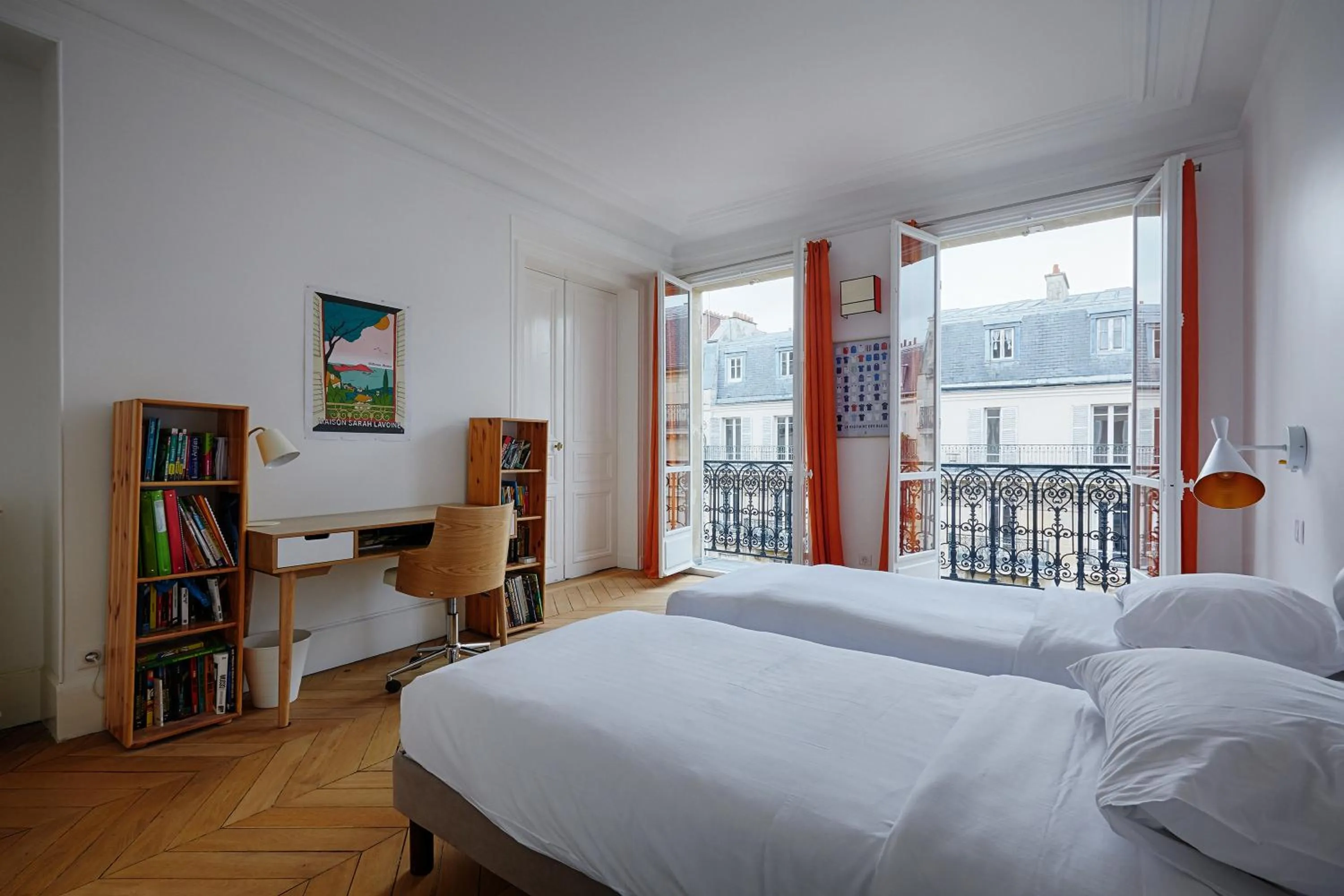 Bedroom, Bed in Veeve - Emerald Exuberance