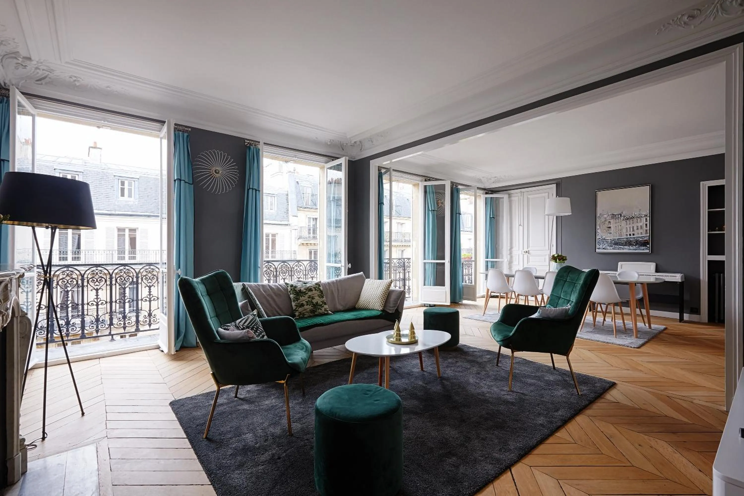 Living room in Veeve - Emerald Exuberance