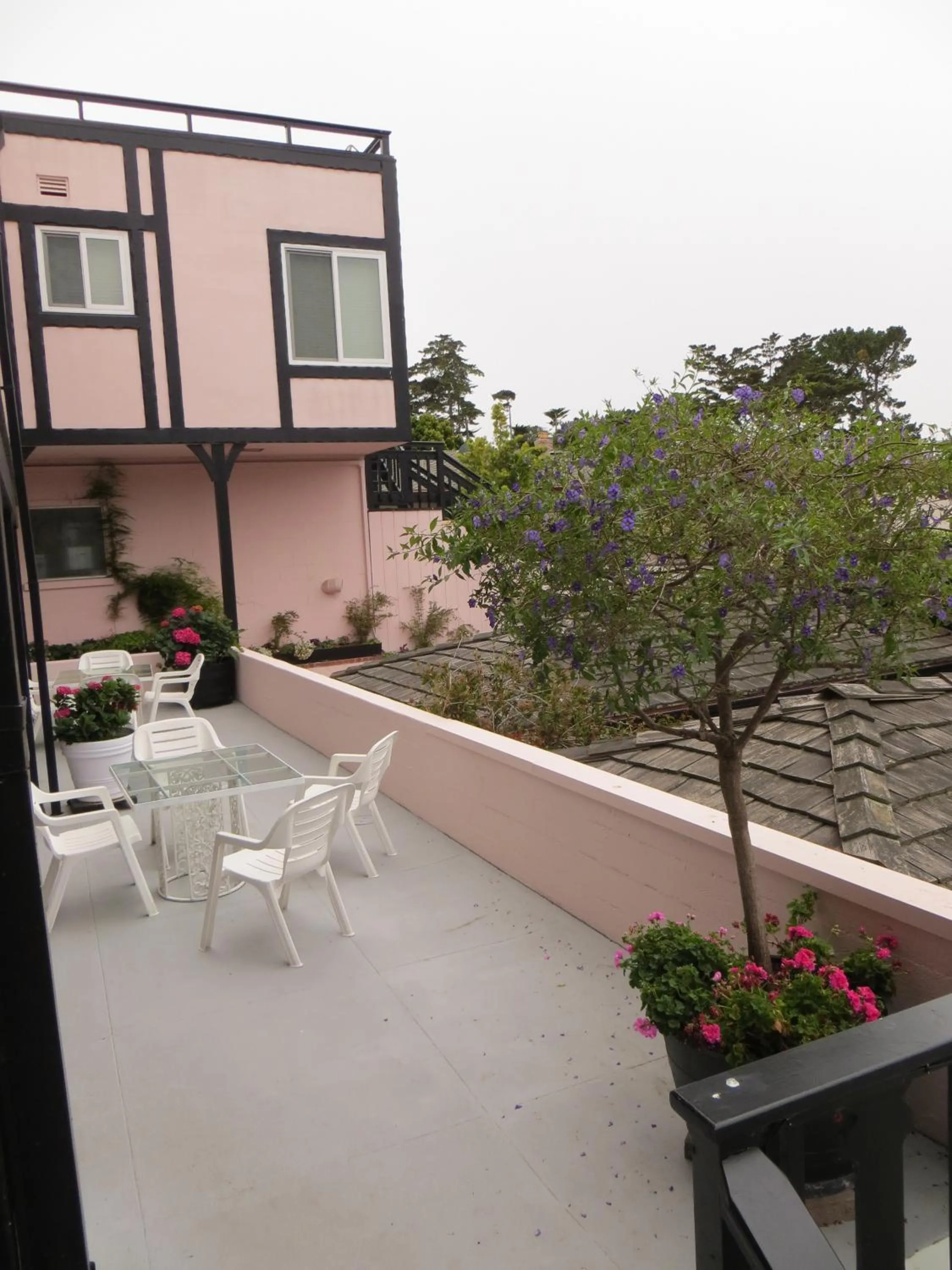 Facade/entrance in Hofsas House Hotel