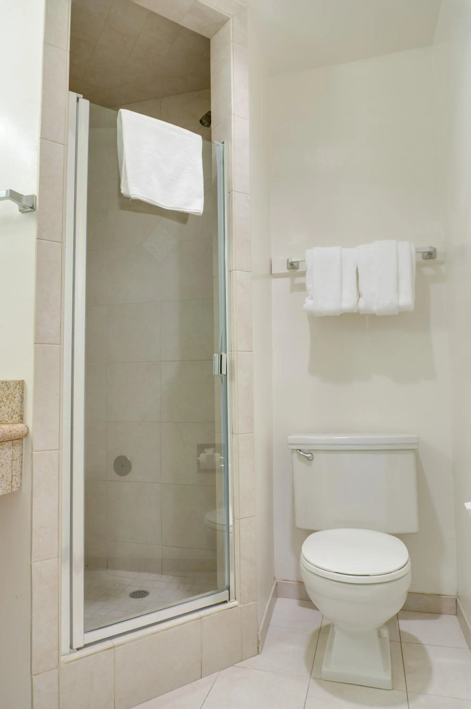 Shower in Hofsas House Hotel