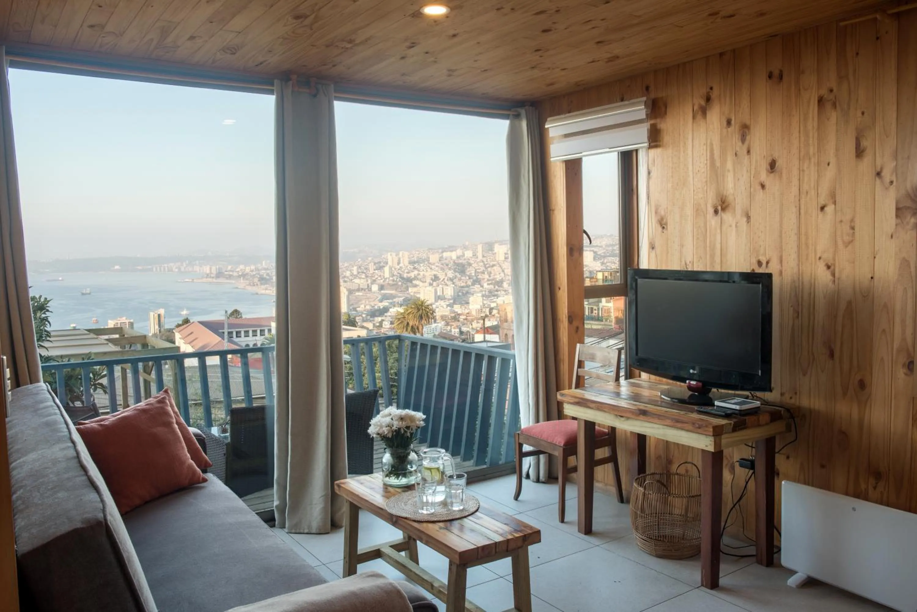 Bungalow with Sea View - single occupancy in Hotel Faro Azul Valparaíso Cerro Alegre