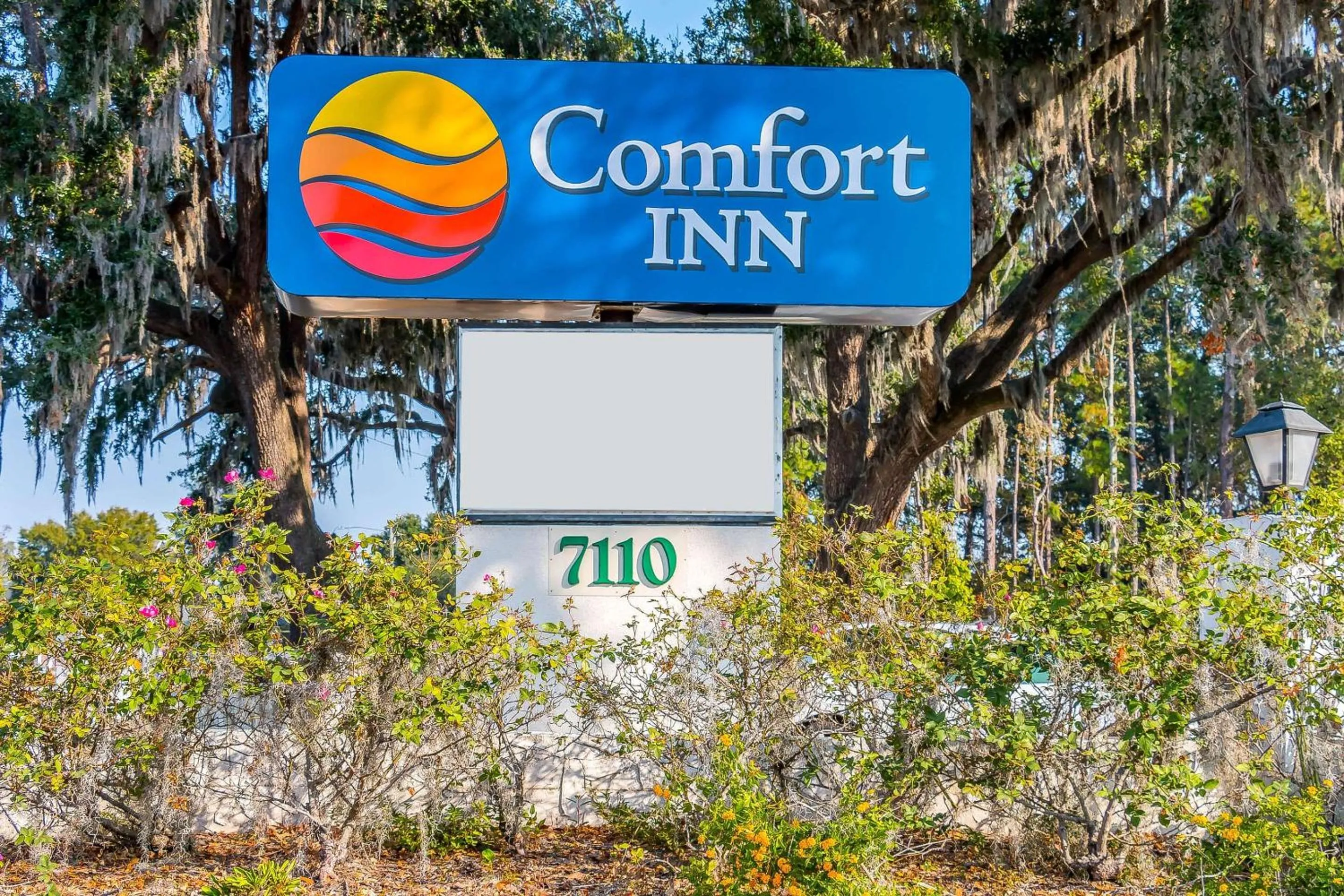 Property building in Comfort Inn