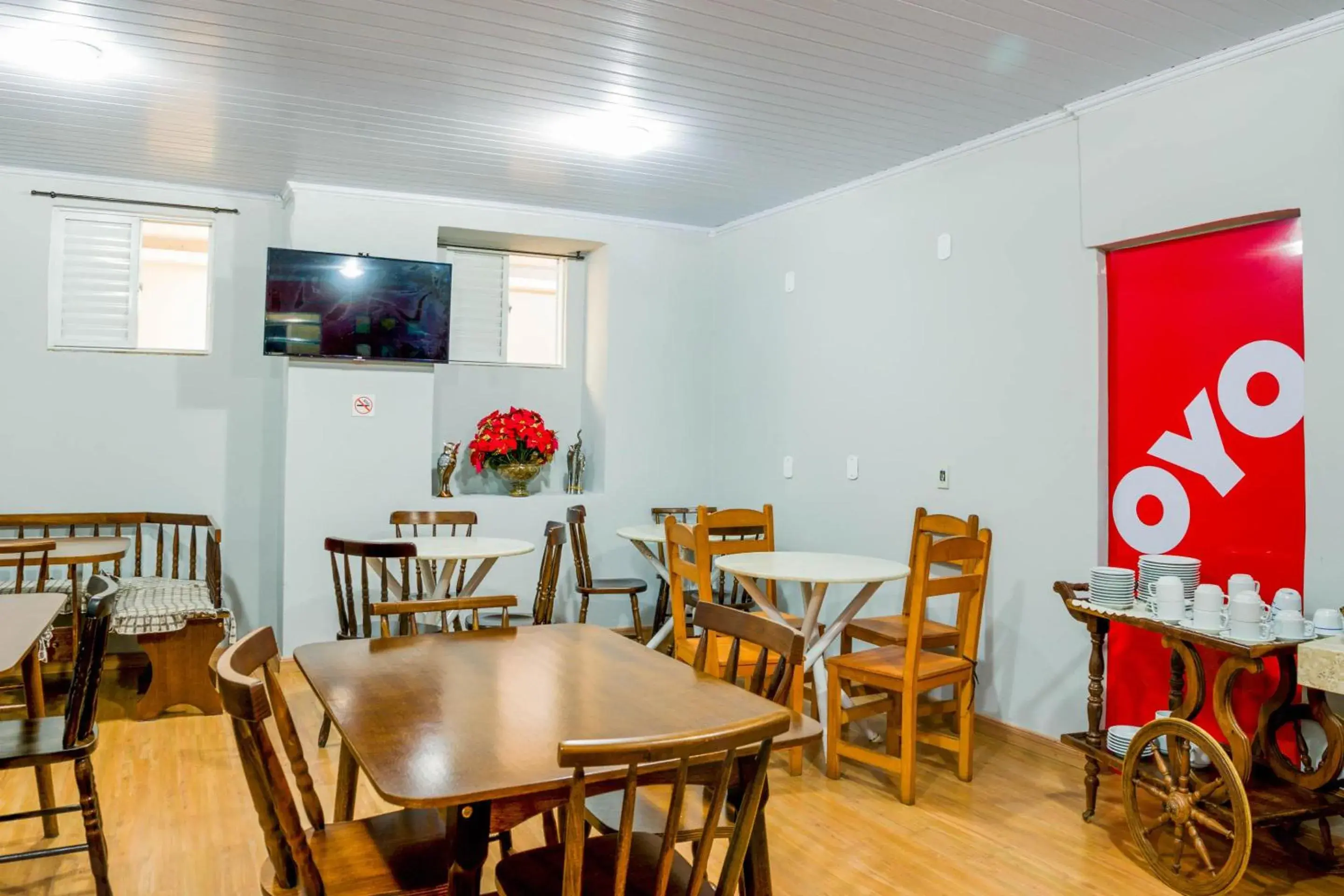 Restaurant/places to eat in OYO Hotel Lindoia, Petropolis Restaurant/places to eat in OYO Hotel Lindoia, Petropolis