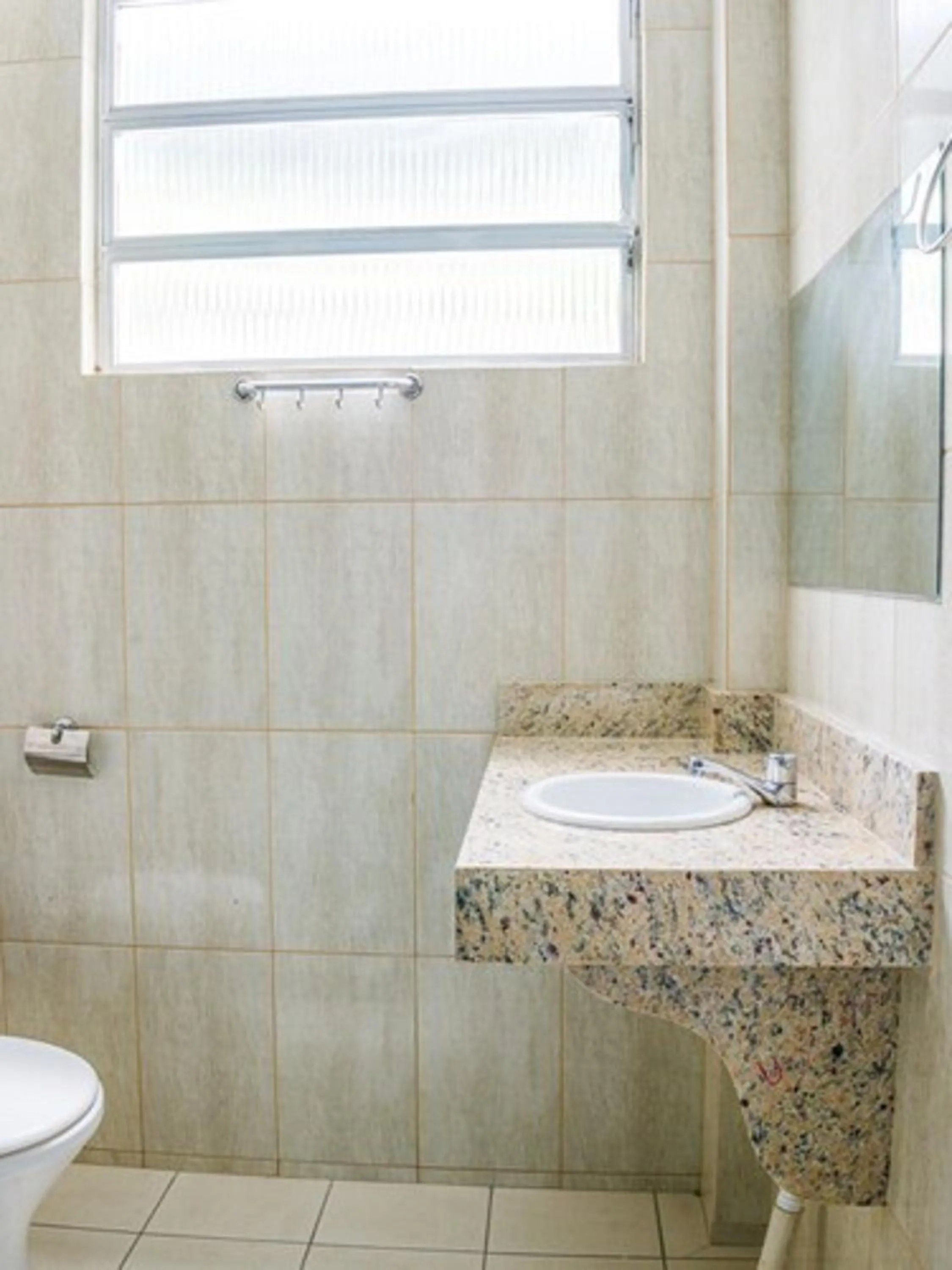 Bathroom in OYO Hotel Lindoia, Petropolis