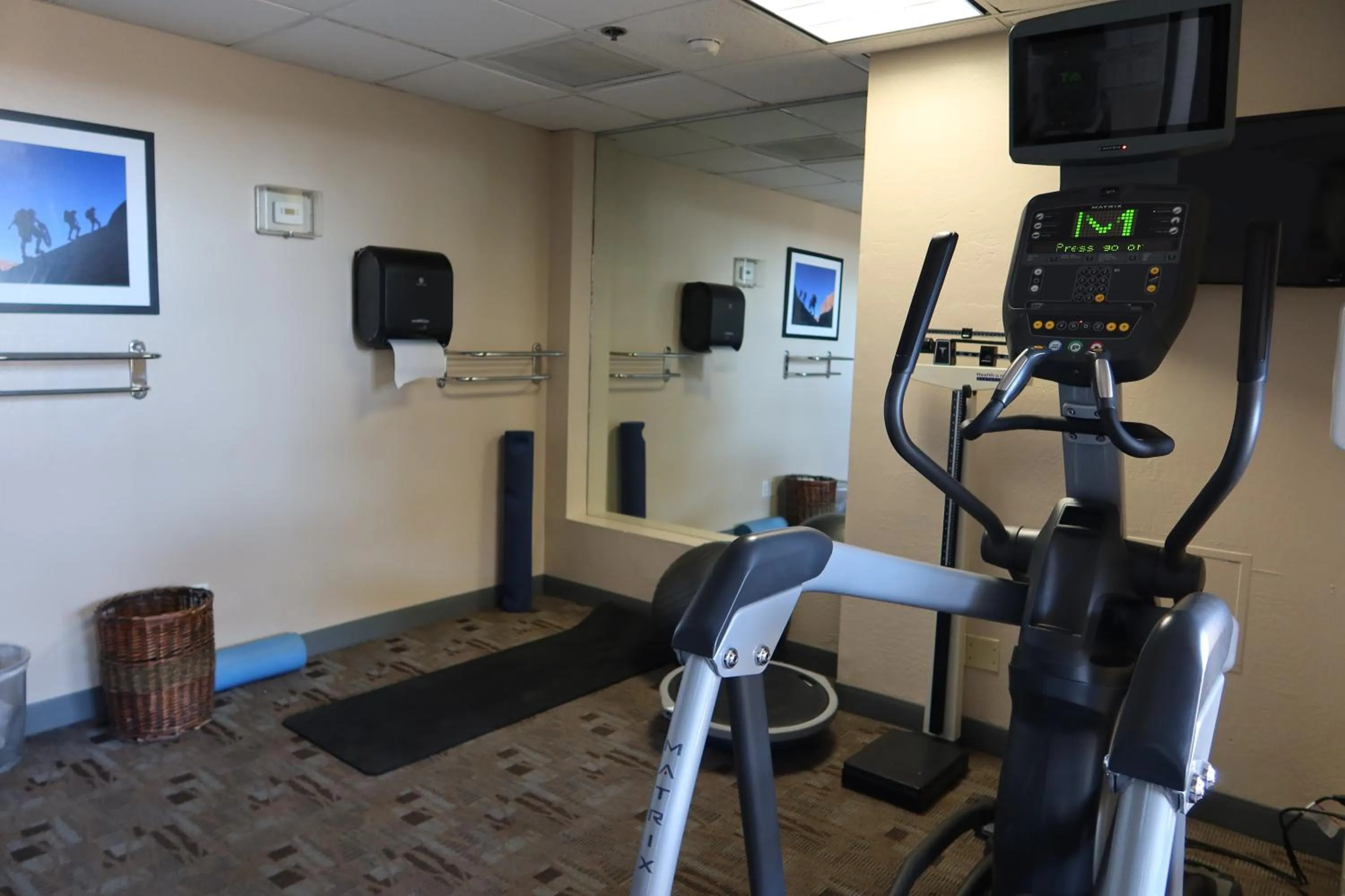 Fitness centre/facilities in GreenTree Hotel Phoenix West