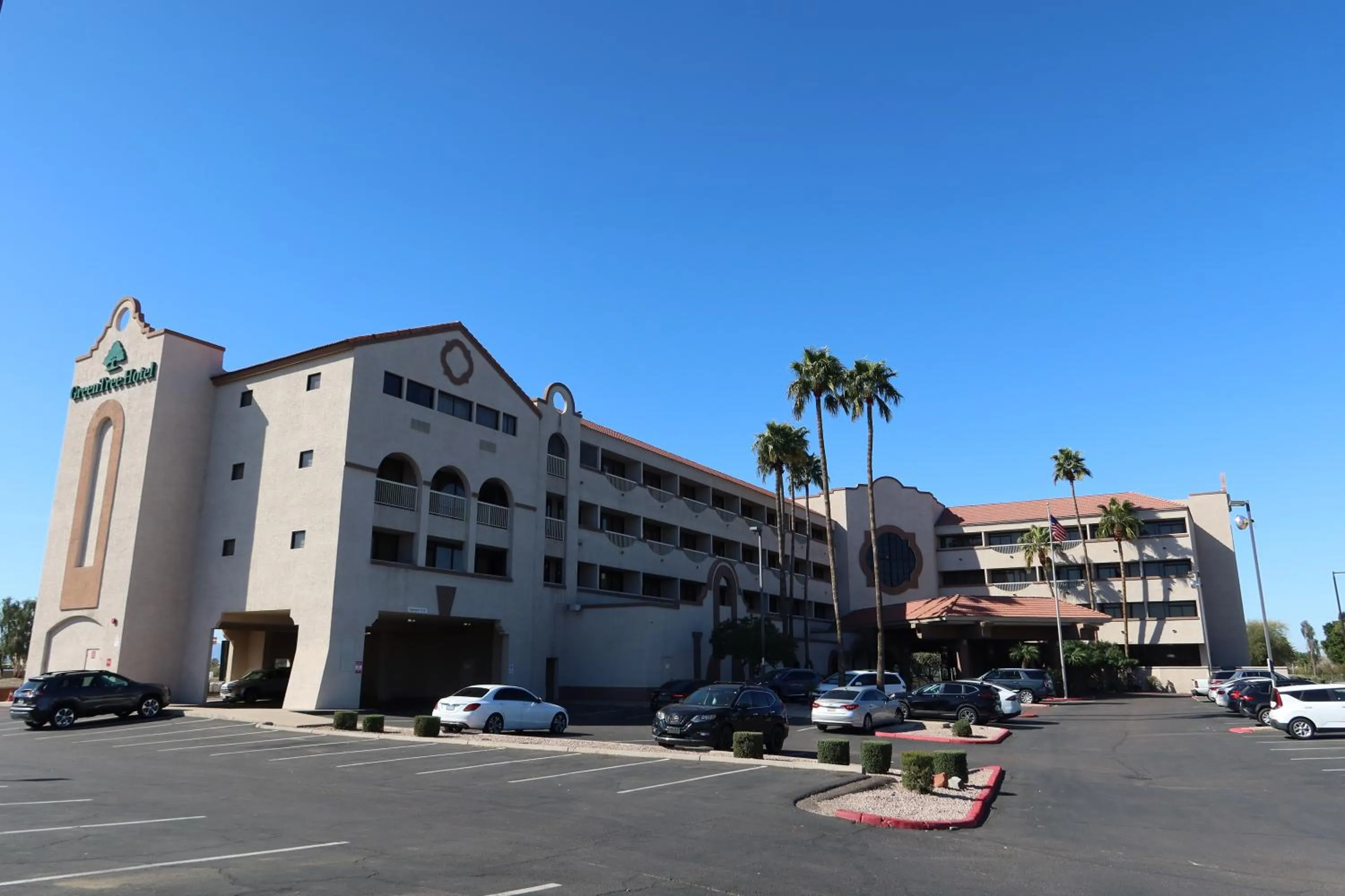 Property building in GreenTree Hotel Phoenix West