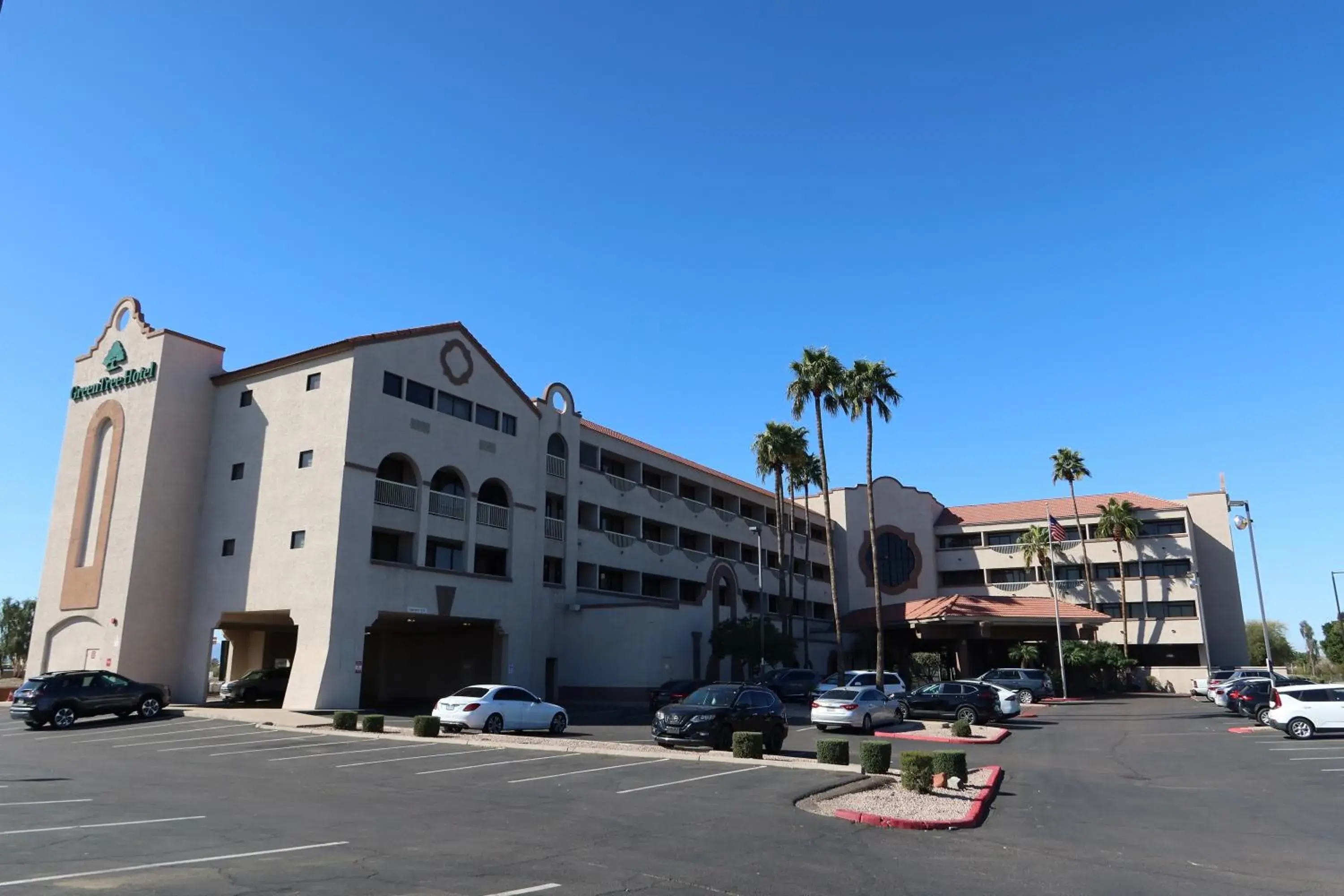 Property building in GreenTree Hotel Phoenix West Property building in GreenTree Hotel Phoenix West