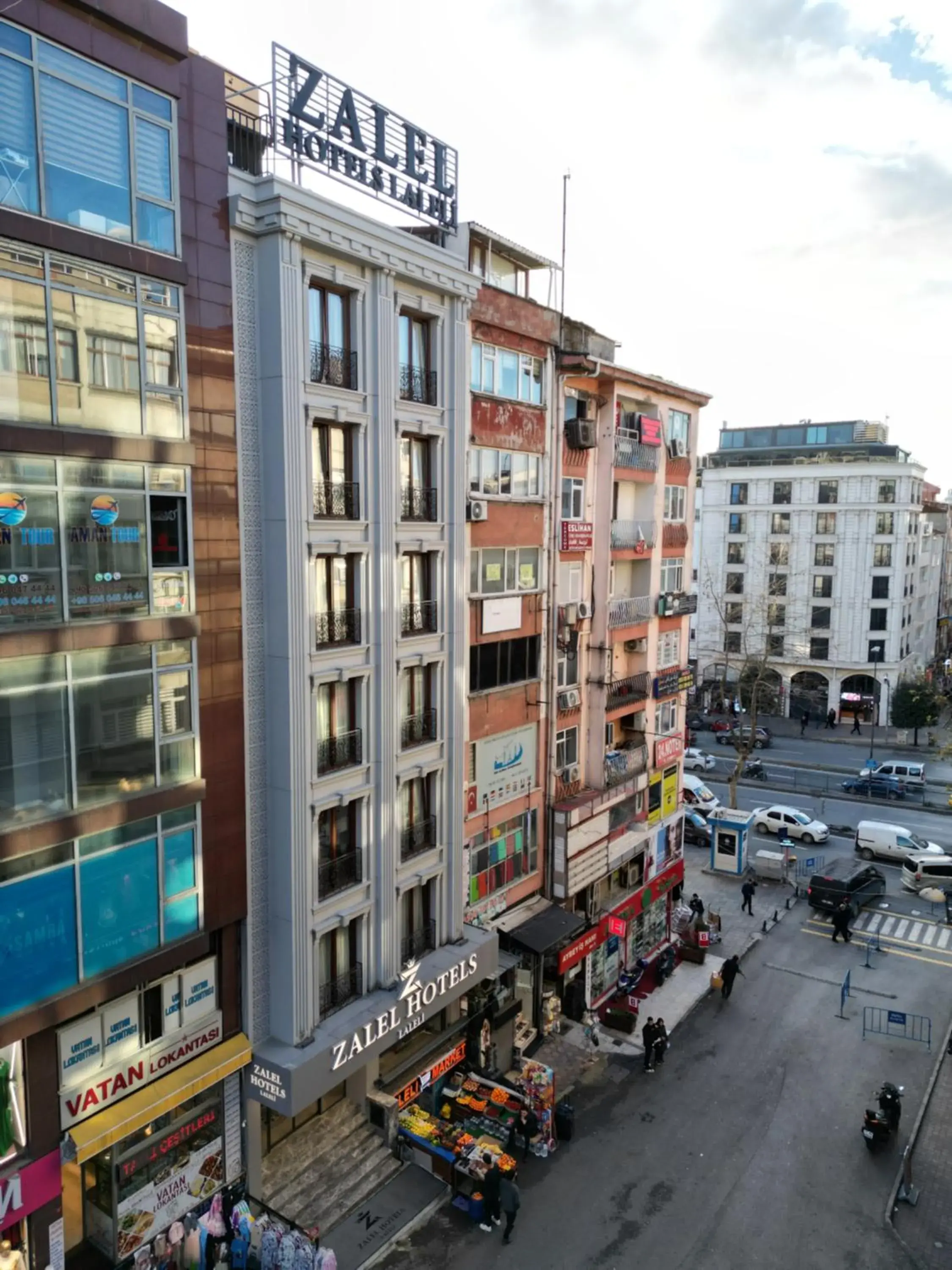 Property building in Zalel Hotels Laleli Property building in Zalel Hotels Laleli