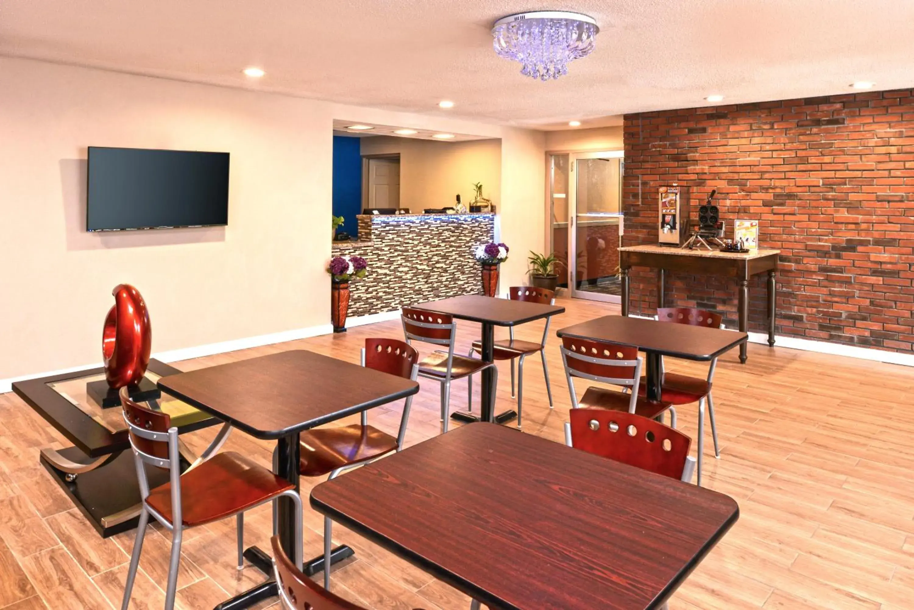 Lobby or reception in Motel 6 Putnam CT Lobby or reception in Motel 6 Putnam CT