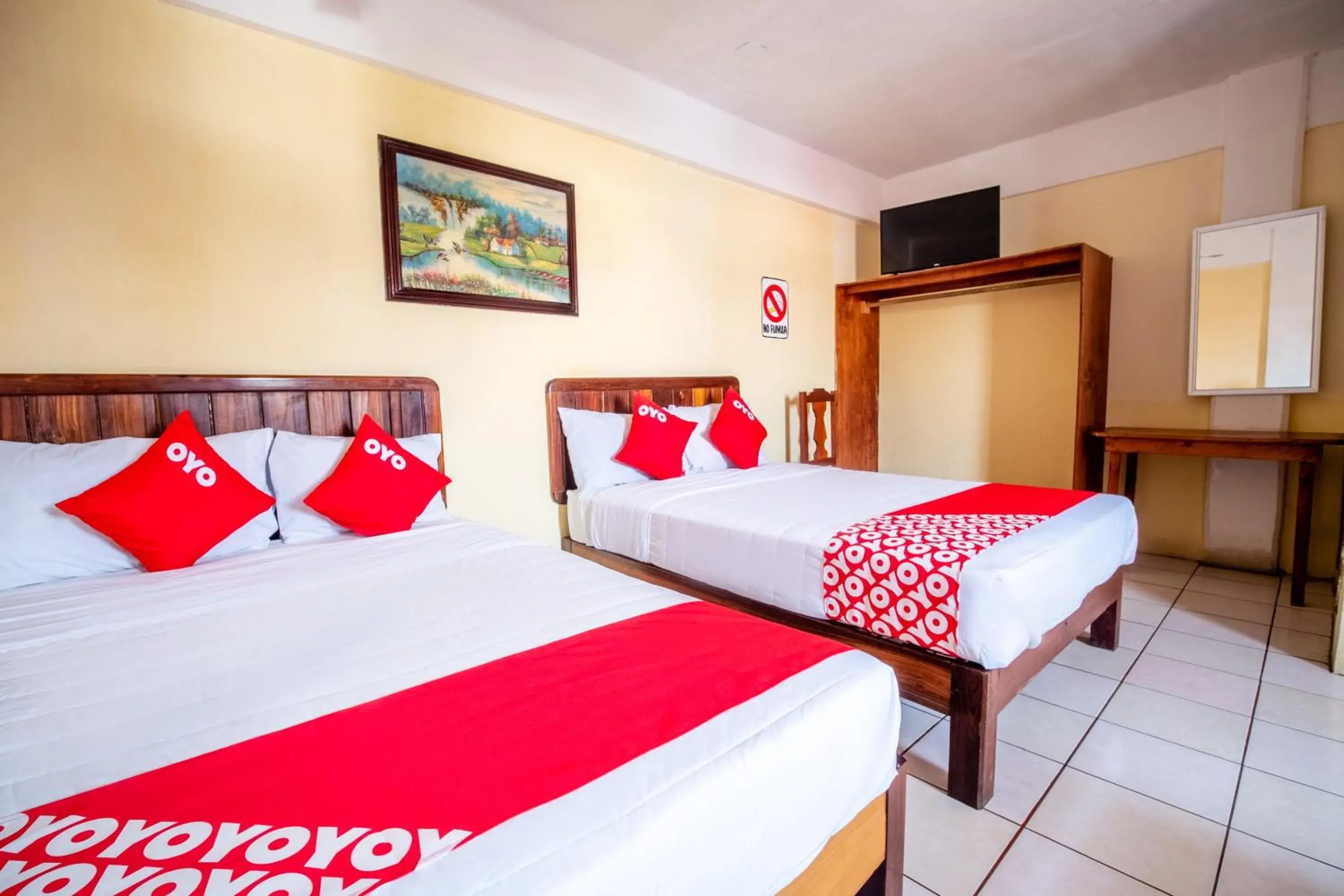 Standard Three beds in OYO Hotel Betsua Vista Hermosa, Huatulco Standard Three beds in OYO Hotel Betsua Vista Hermosa, Huatulco