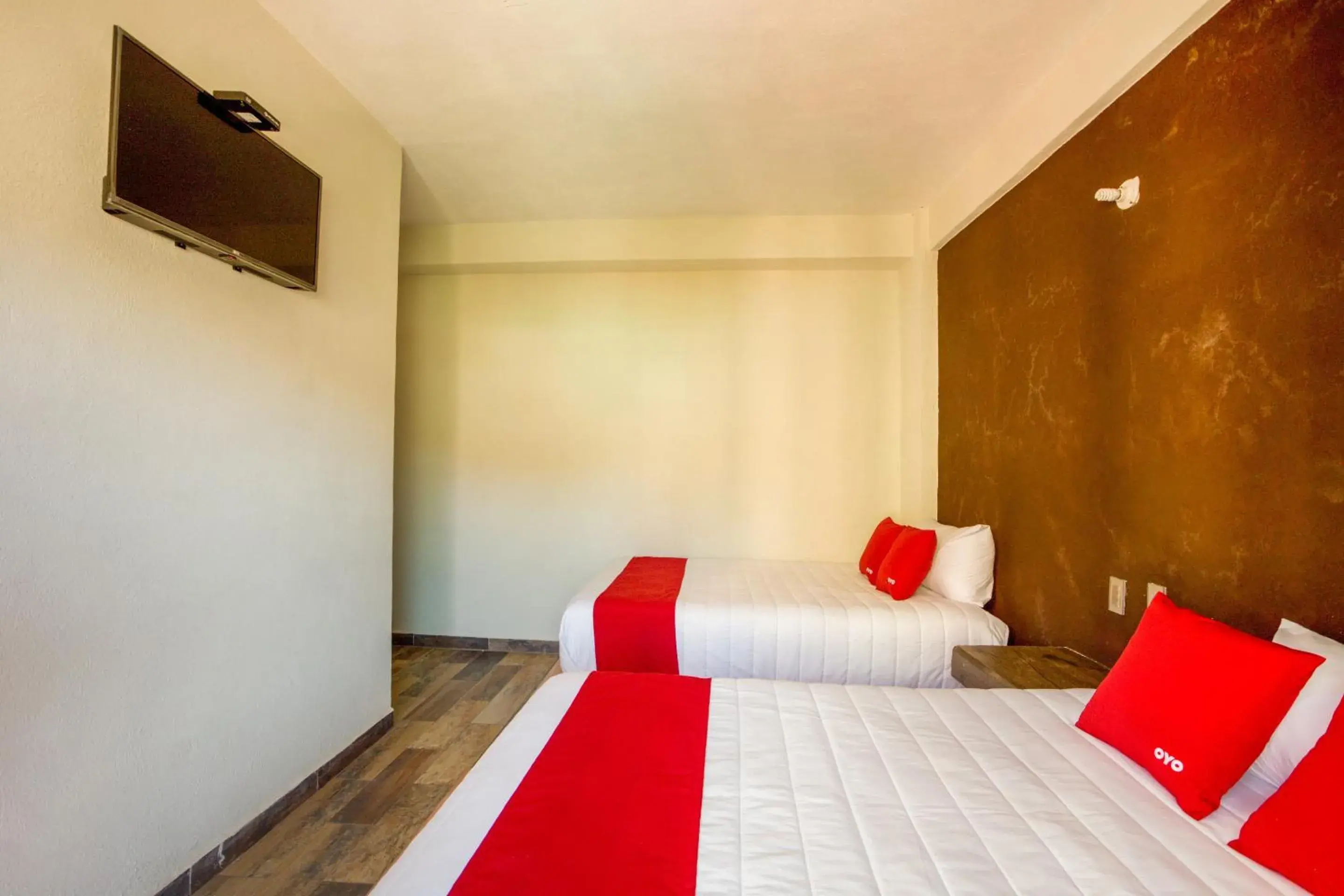 Bedroom in OYO Hotel Posada Lys, Zihuatanejo Bedroom in OYO Hotel Posada Lys, Zihuatanejo