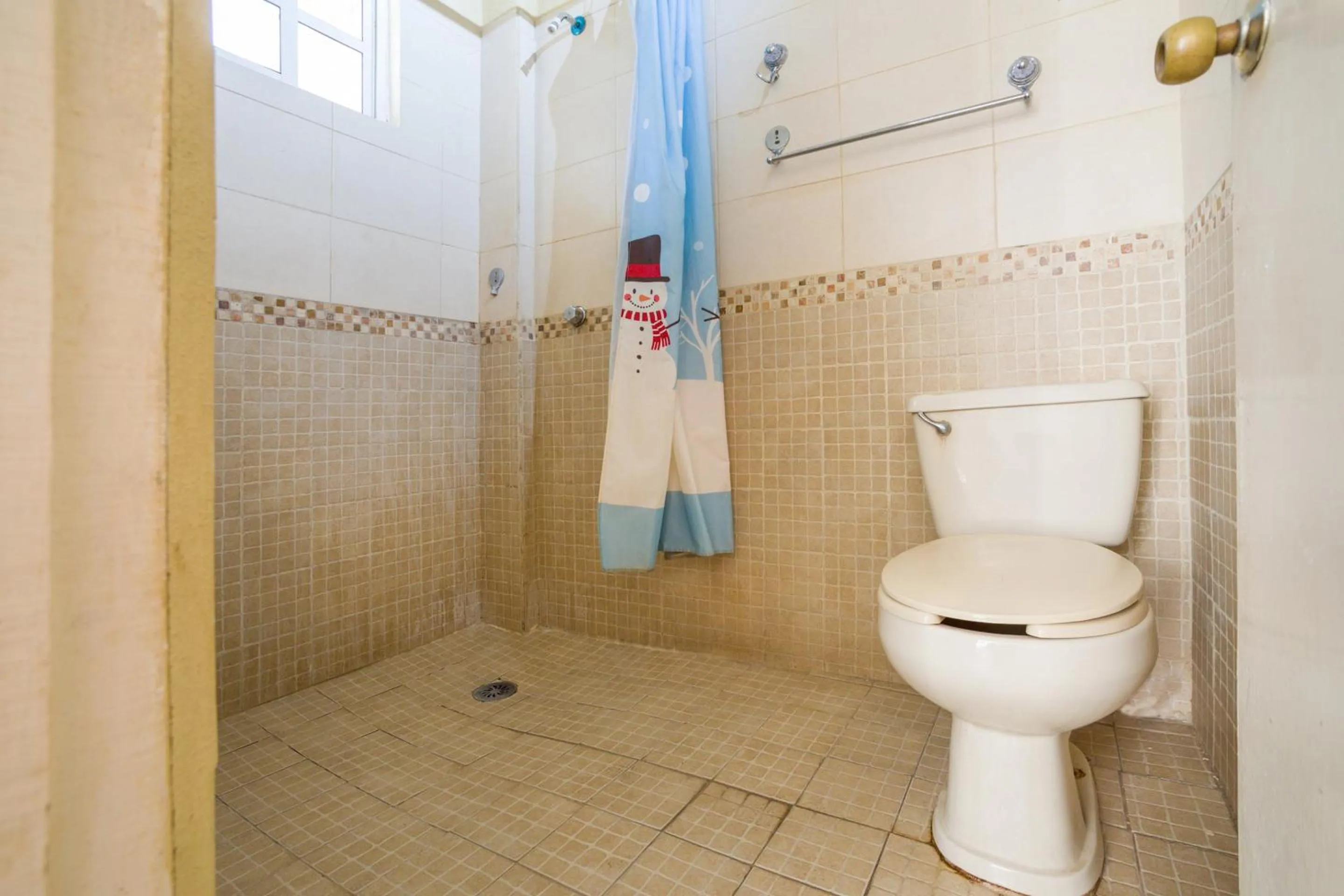 Bathroom in OYO Hotel Posada Lys, Zihuatanejo