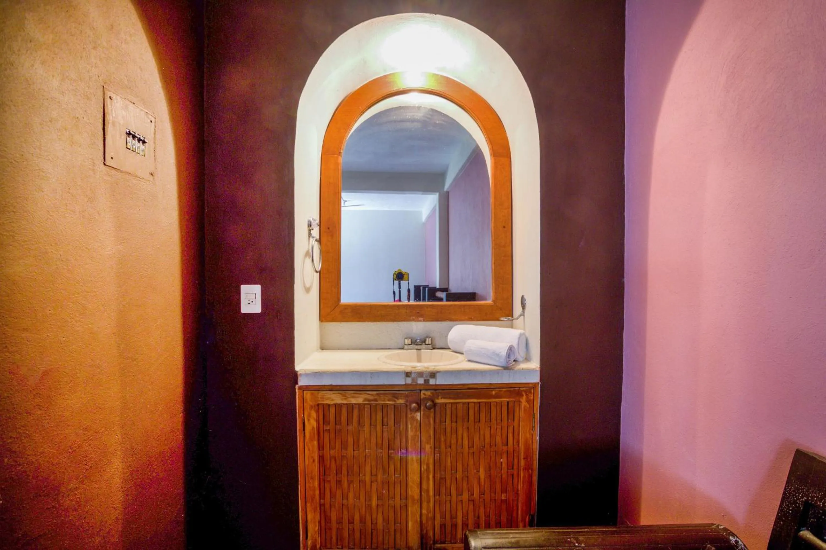 Bathroom in OYO Hotel Posada Lys, Zihuatanejo