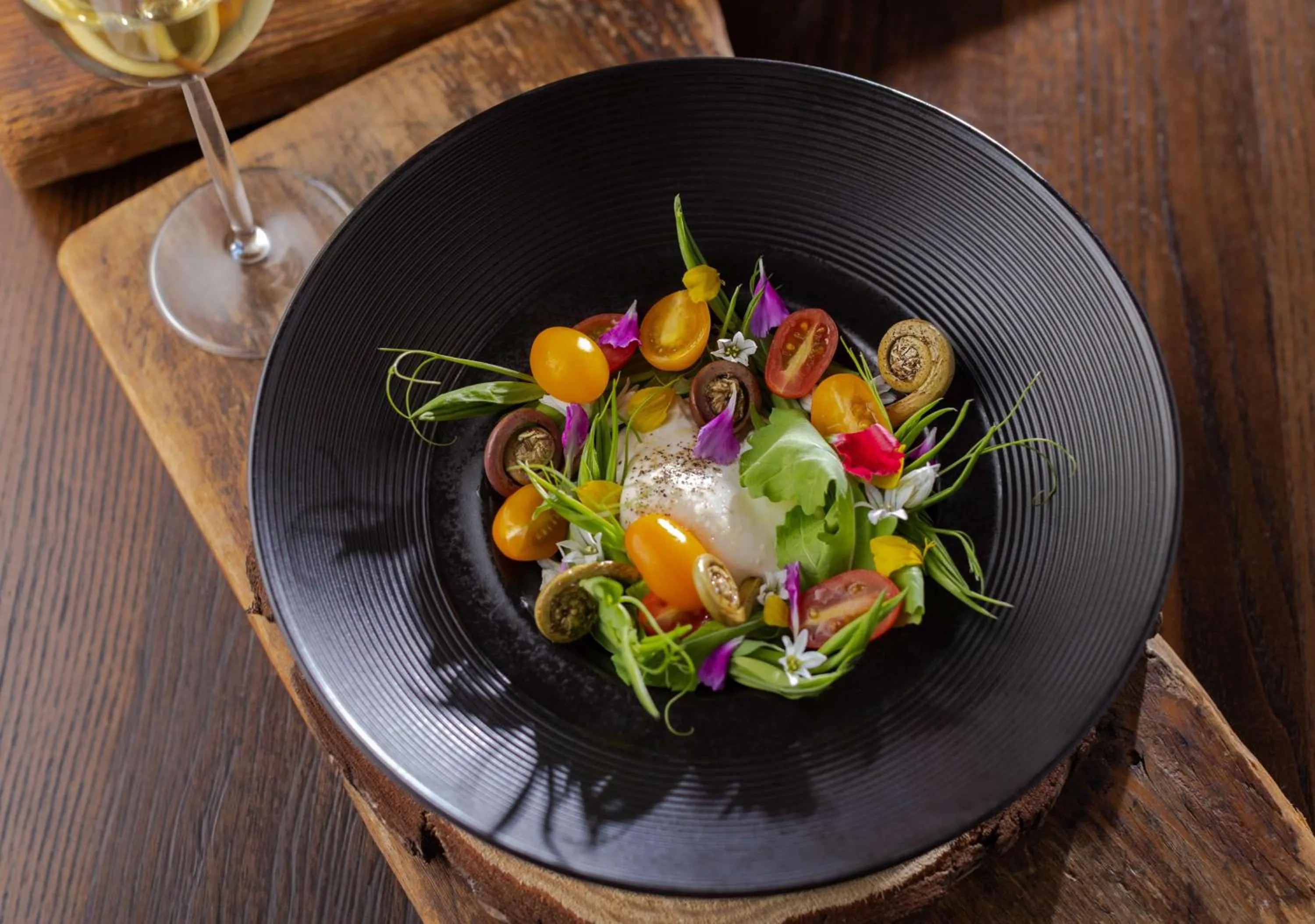 Restaurant/places to eat in Willows Lodge