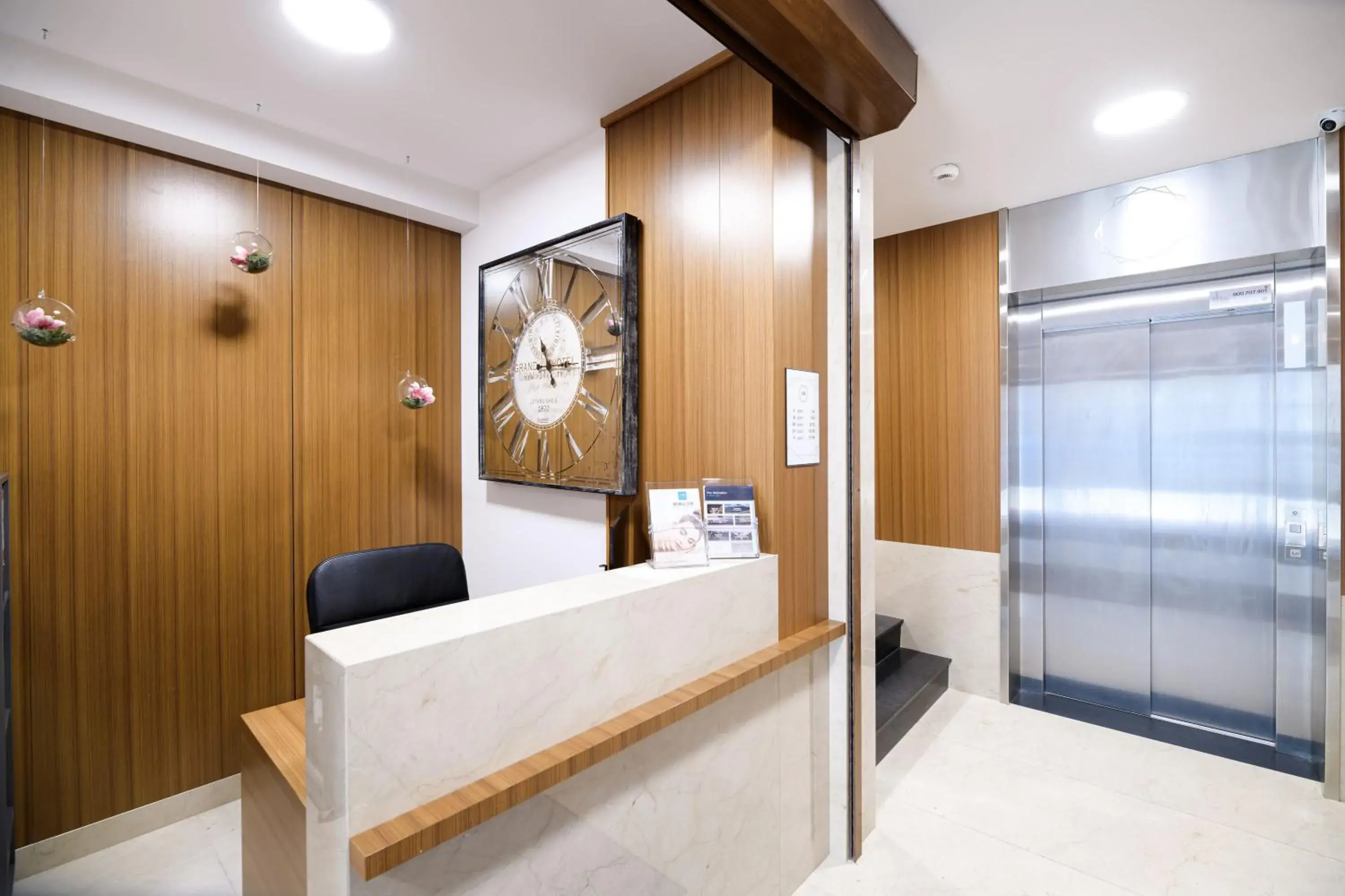 Lobby or reception, Bed in Aparthotel Inspire Miodova Residence Lobby or reception, Bed in Aparthotel Inspire Miodova Residence