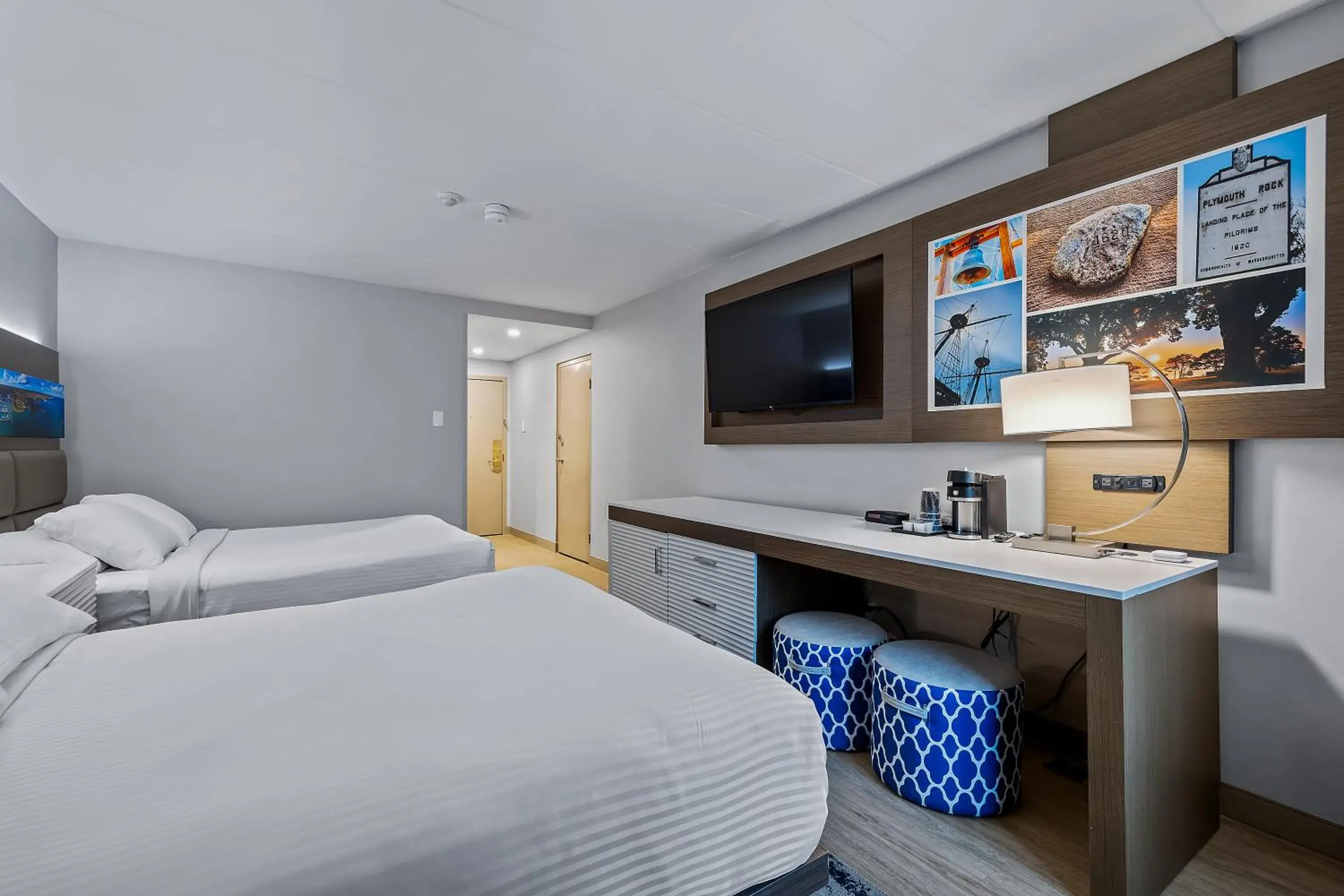 Bed in John Carver Inn & Spa Bed in John Carver Inn & Spa