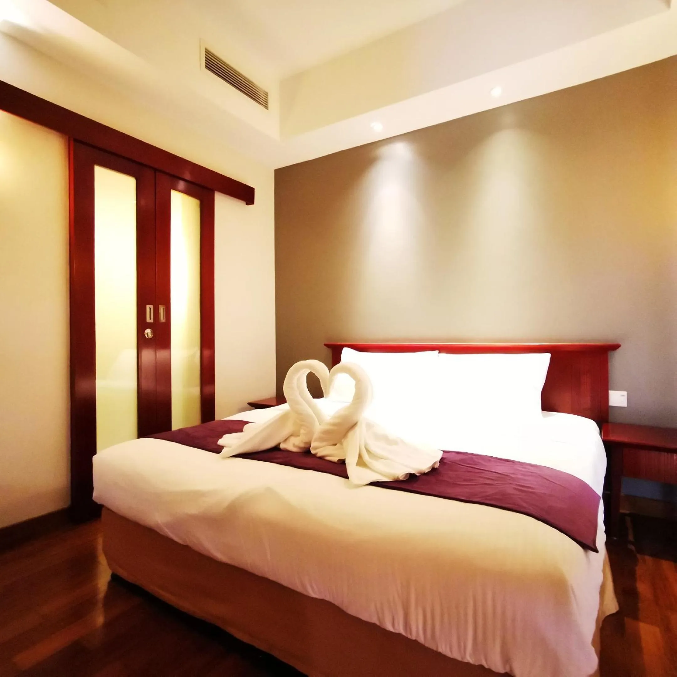 Bed in 【Amazing】Pool View 2BR Suite @ Pulai Springs Resort