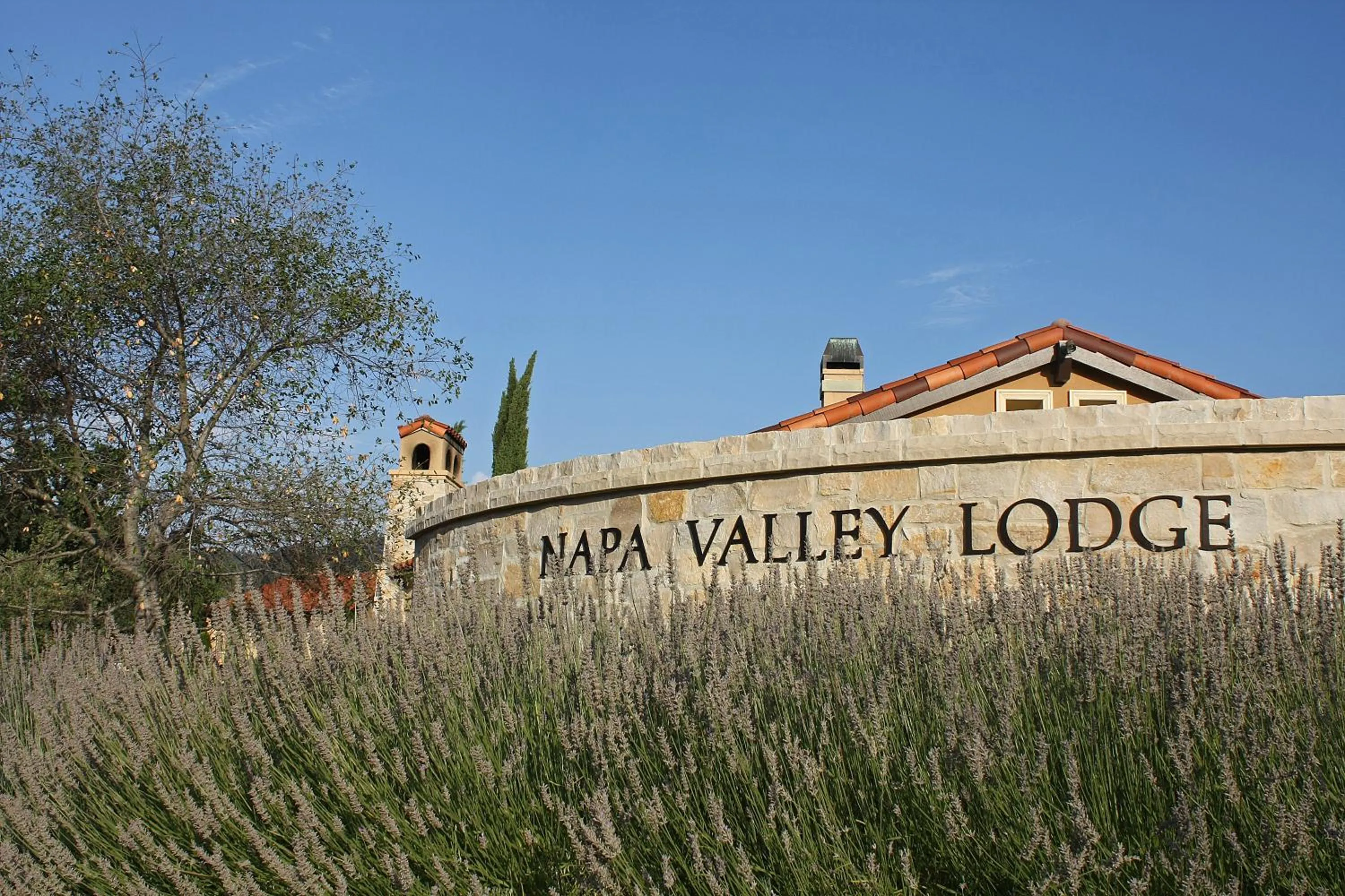 Facade/entrance in Napa Valley Lodge