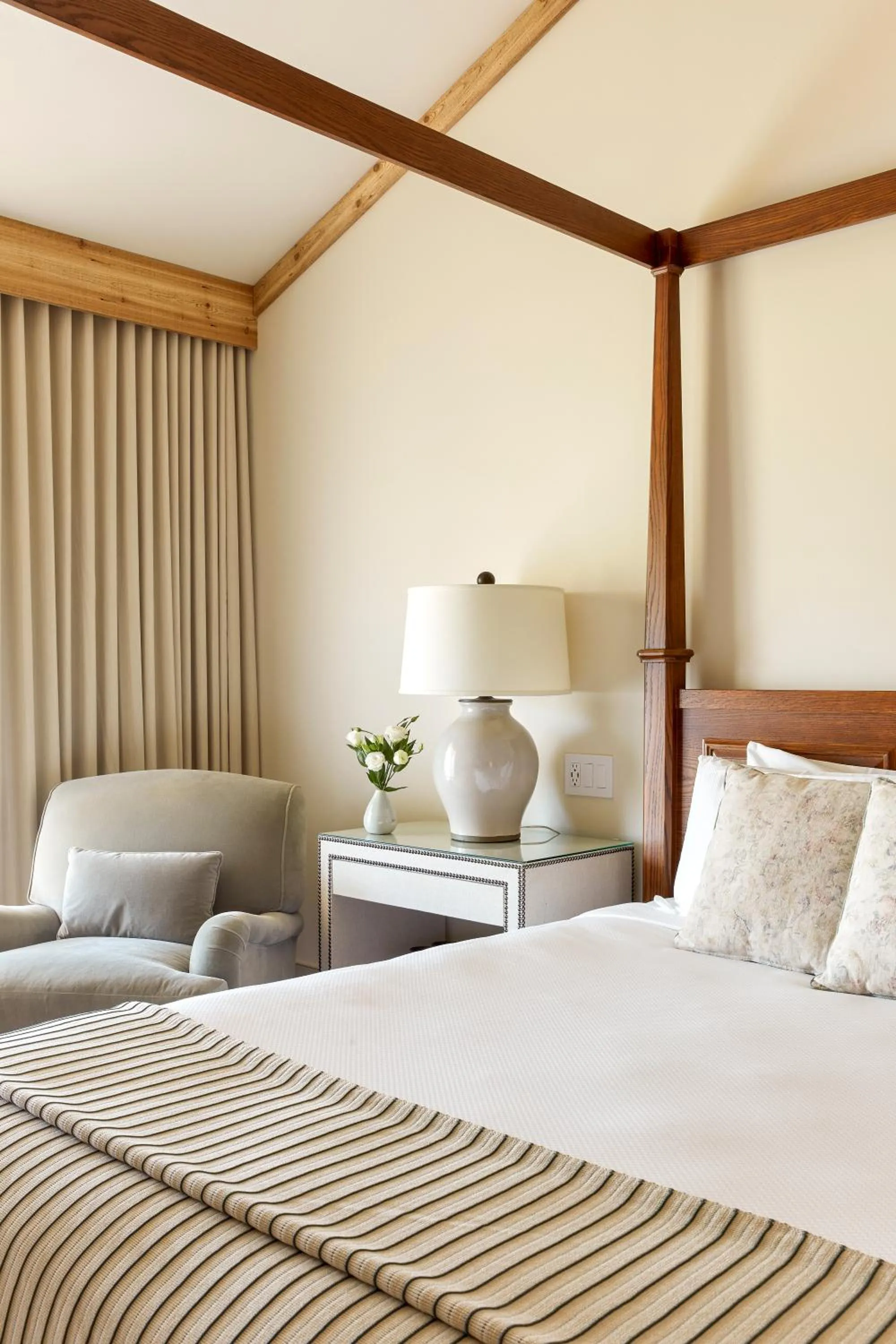 Bed in Napa Valley Lodge