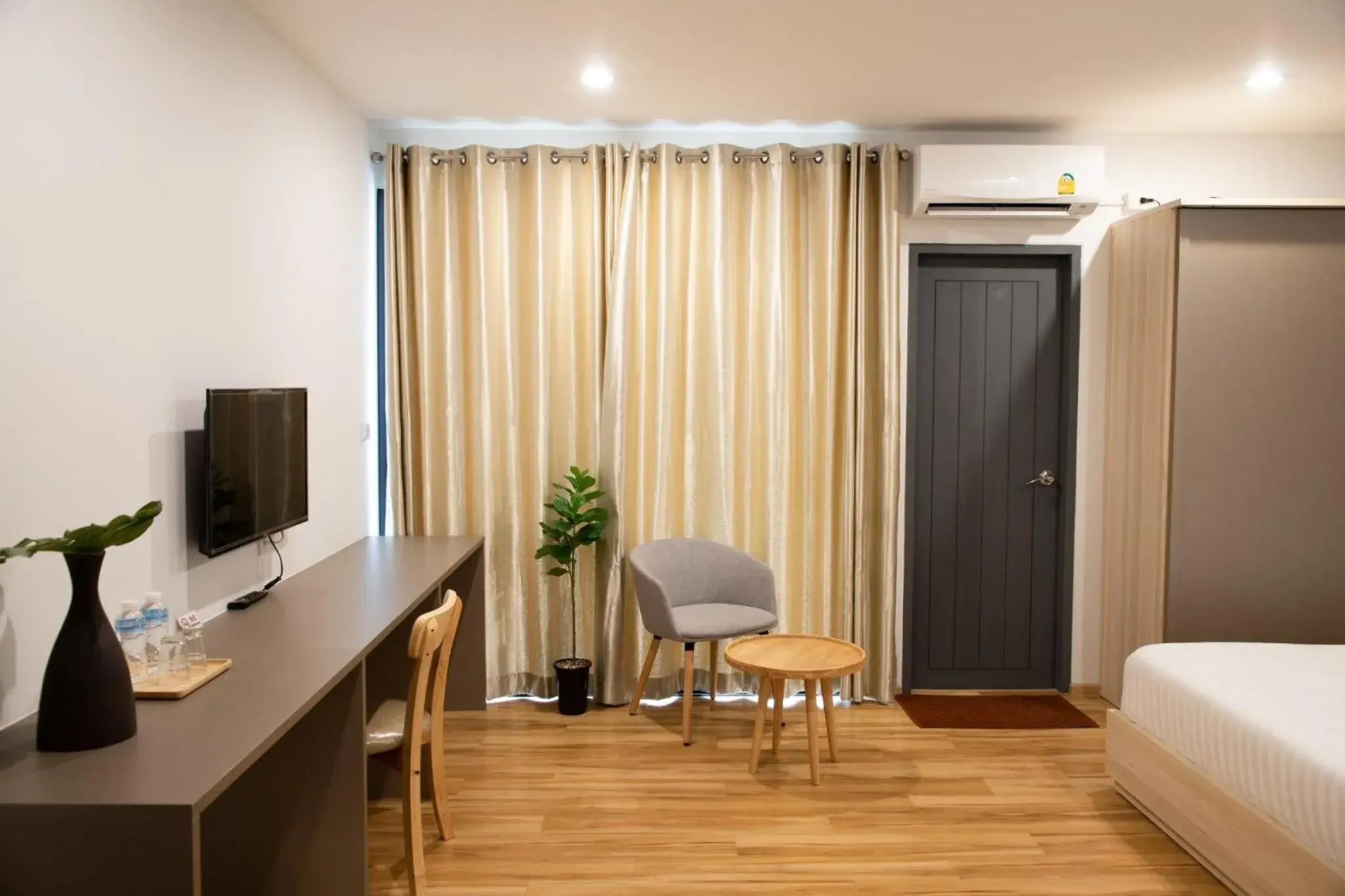 Bedroom, Bed in J & L Residence and Spa Bedroom, Bed in J & L Residence and Spa