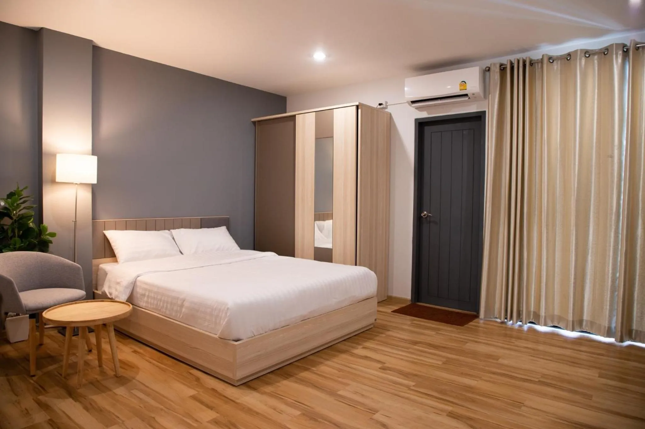 Photo of the whole room, Bed in J & L Residence and Spa