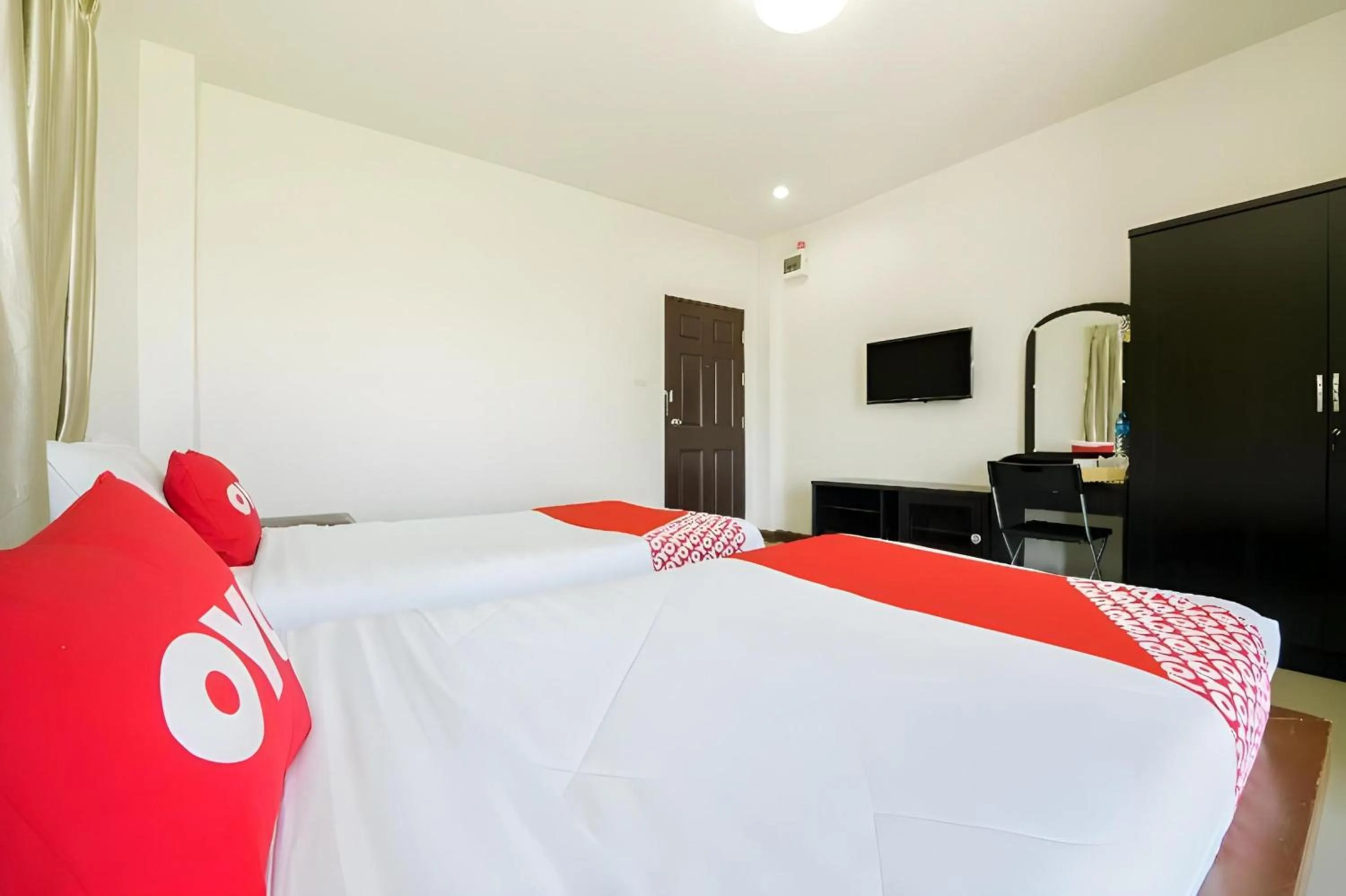 Photo of the whole room, Bed in OYO 350 Mae Saeng Place