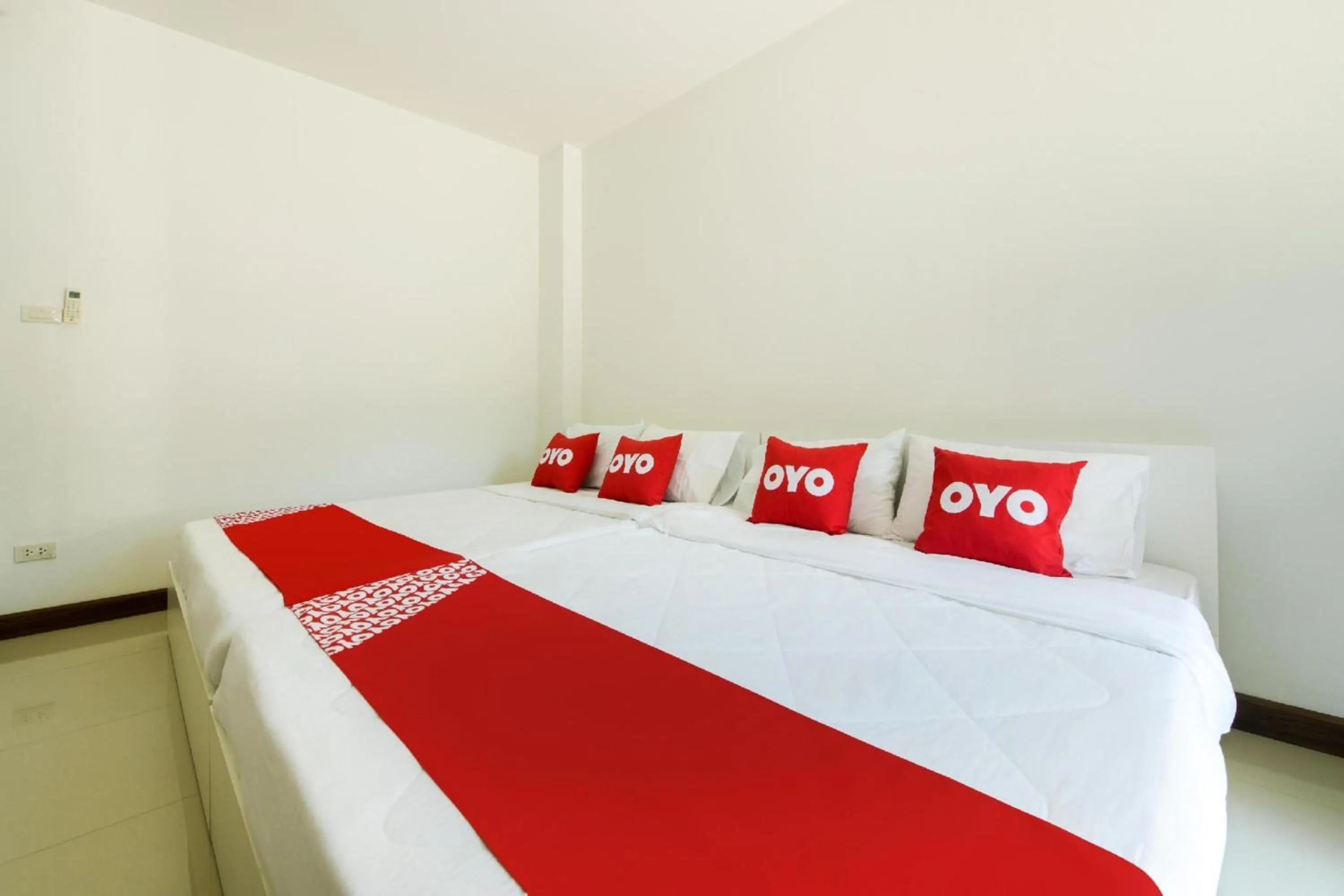 Photo of the whole room, Bed in OYO 350 Mae Saeng Place