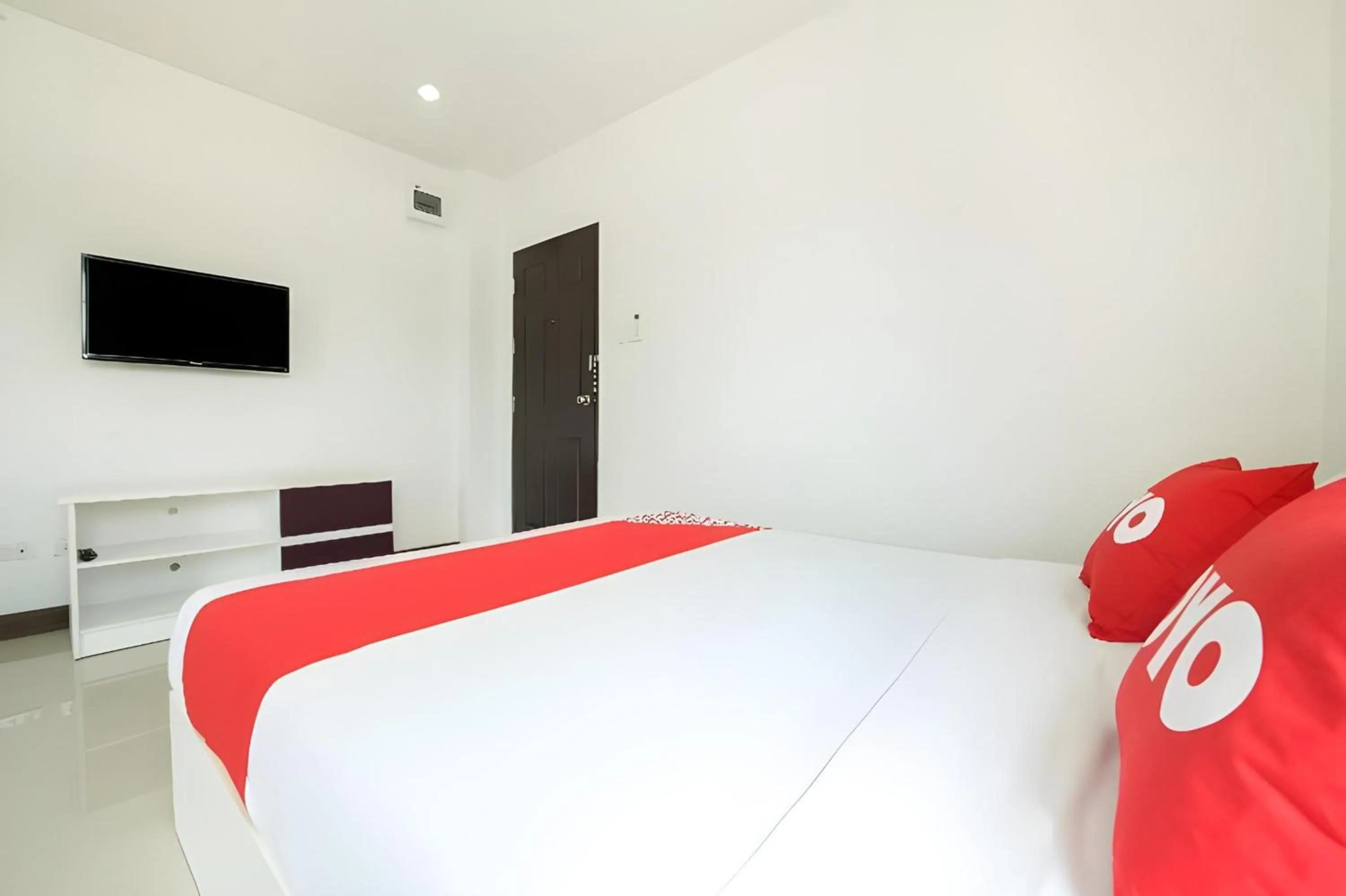 Photo of the whole room, Bed in OYO 350 Mae Saeng Place