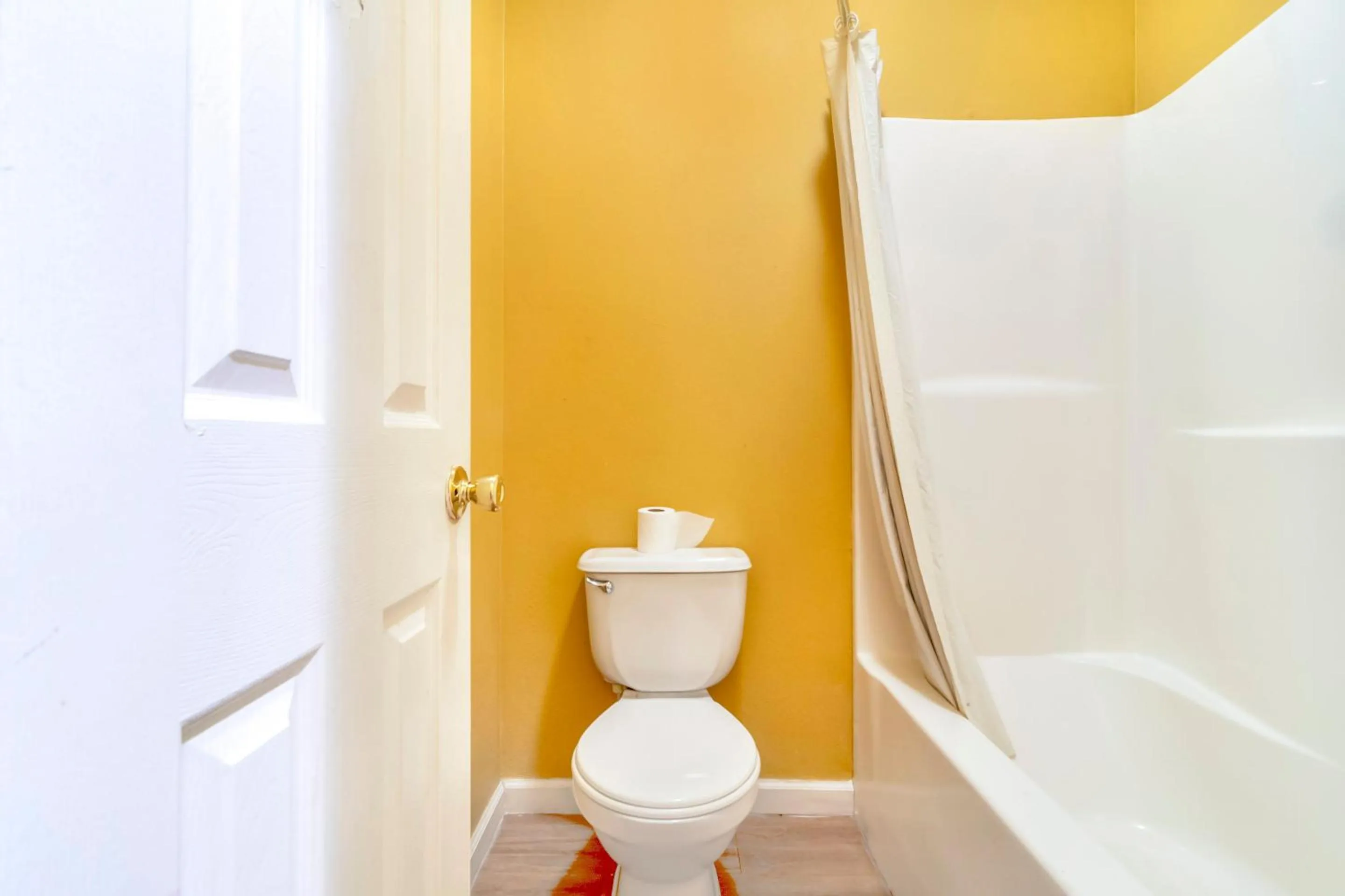 Bathroom in Ruleville Inn By OYO