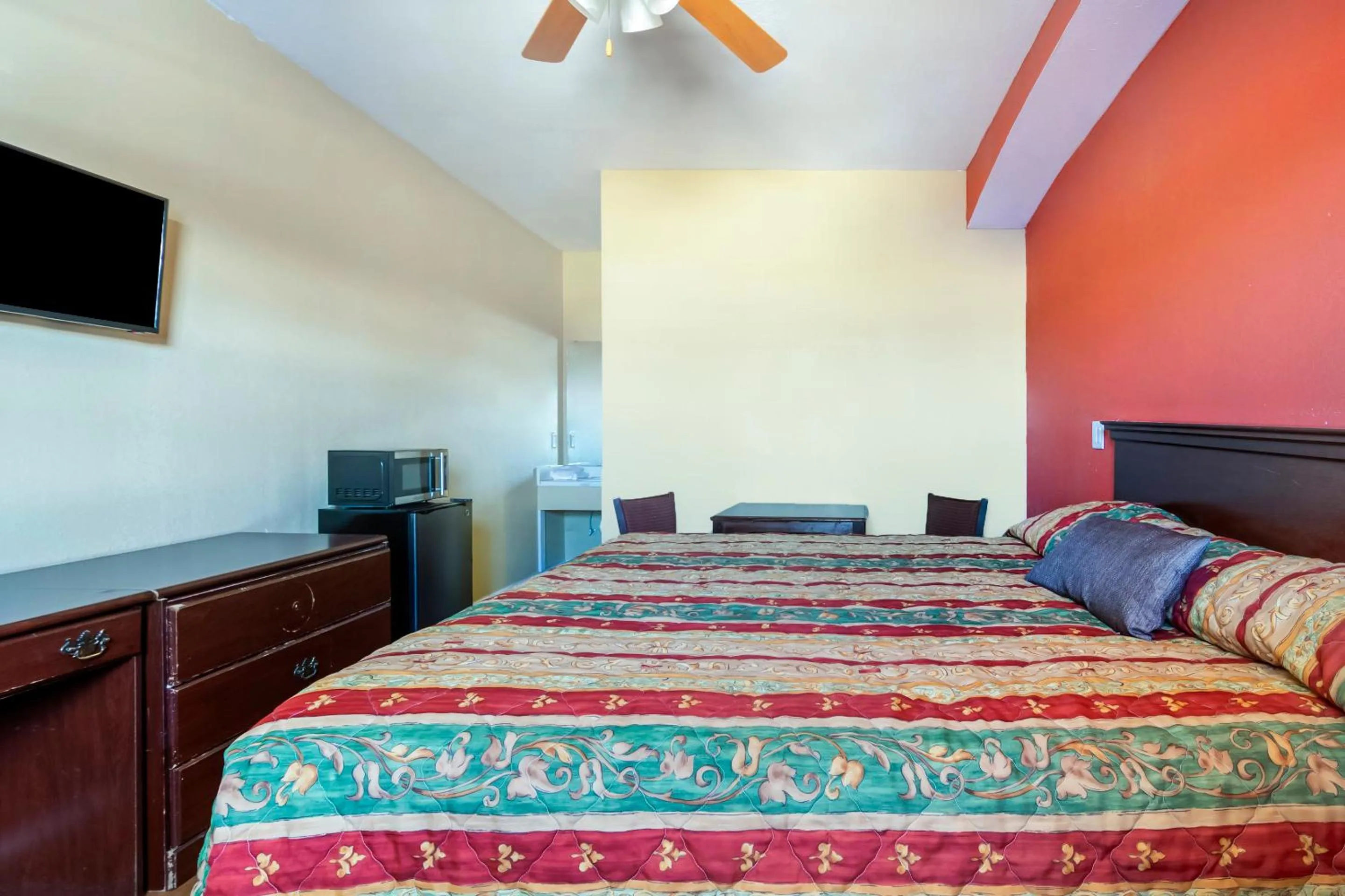 Bedroom, Bed in Ruleville Inn By OYO