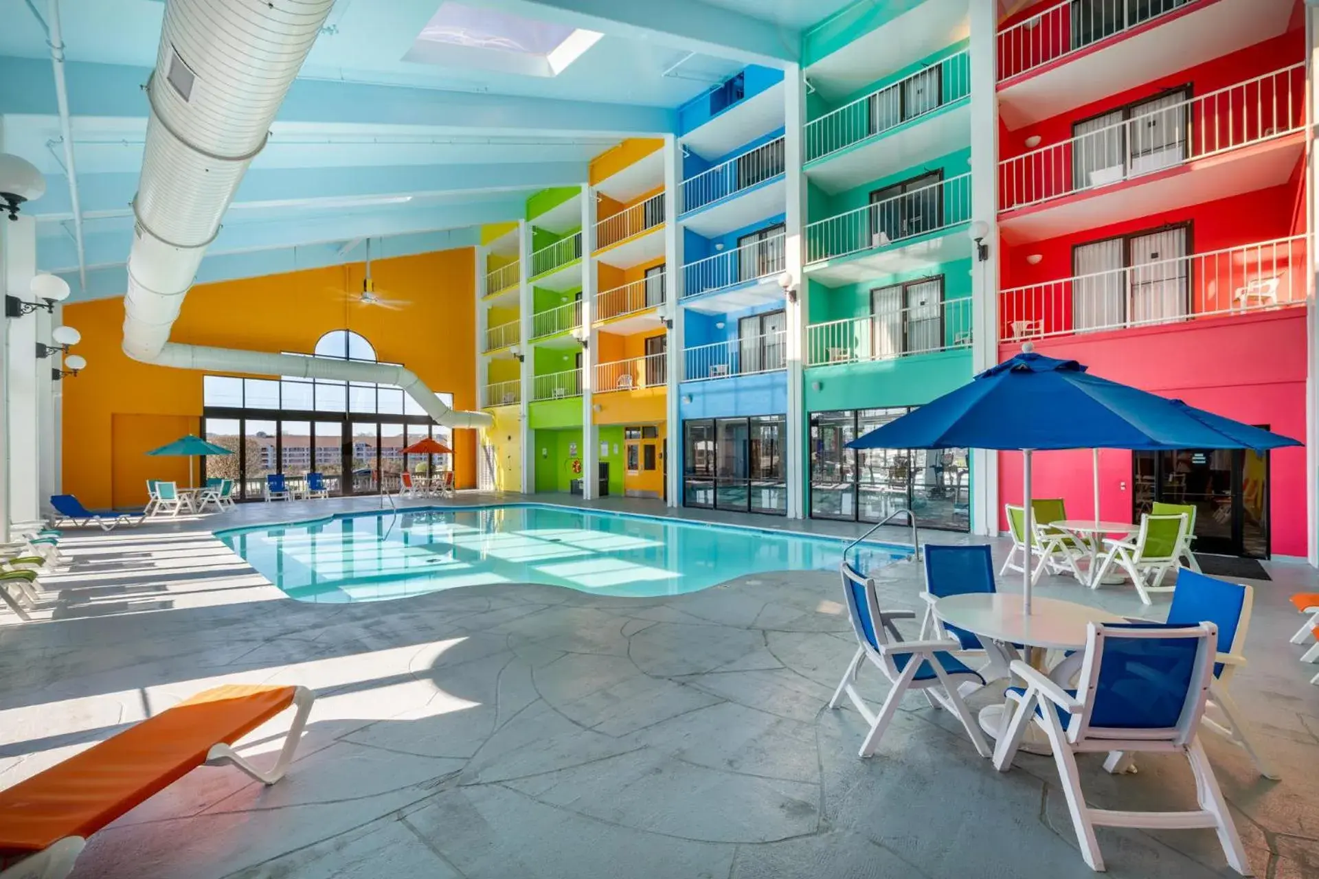 Swimming pool in Lodge of the Ozarks Swimming pool in Lodge of the Ozarks