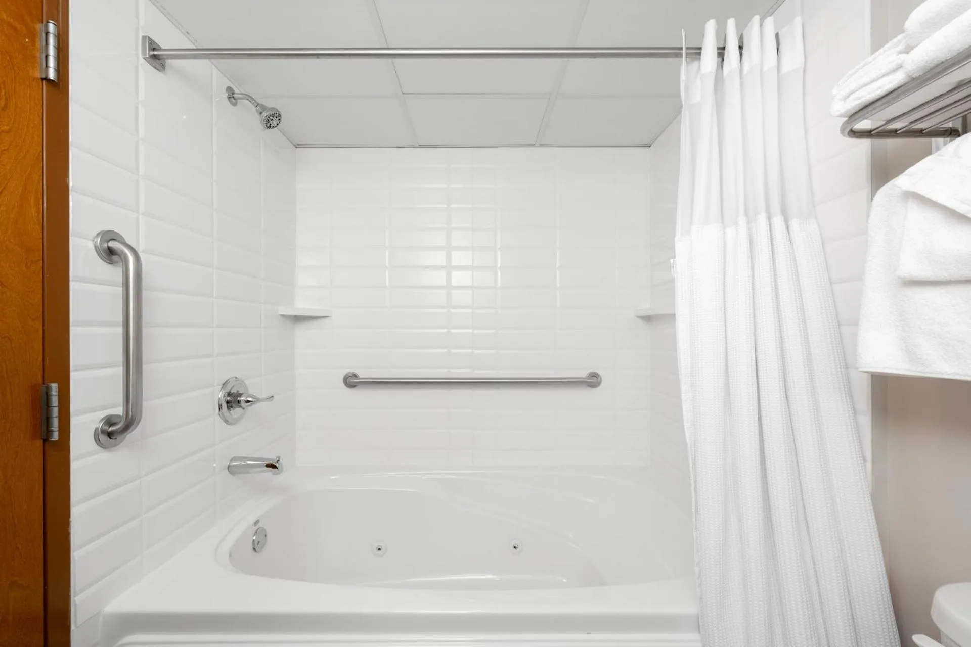 Bathroom in Lodge of the Ozarks